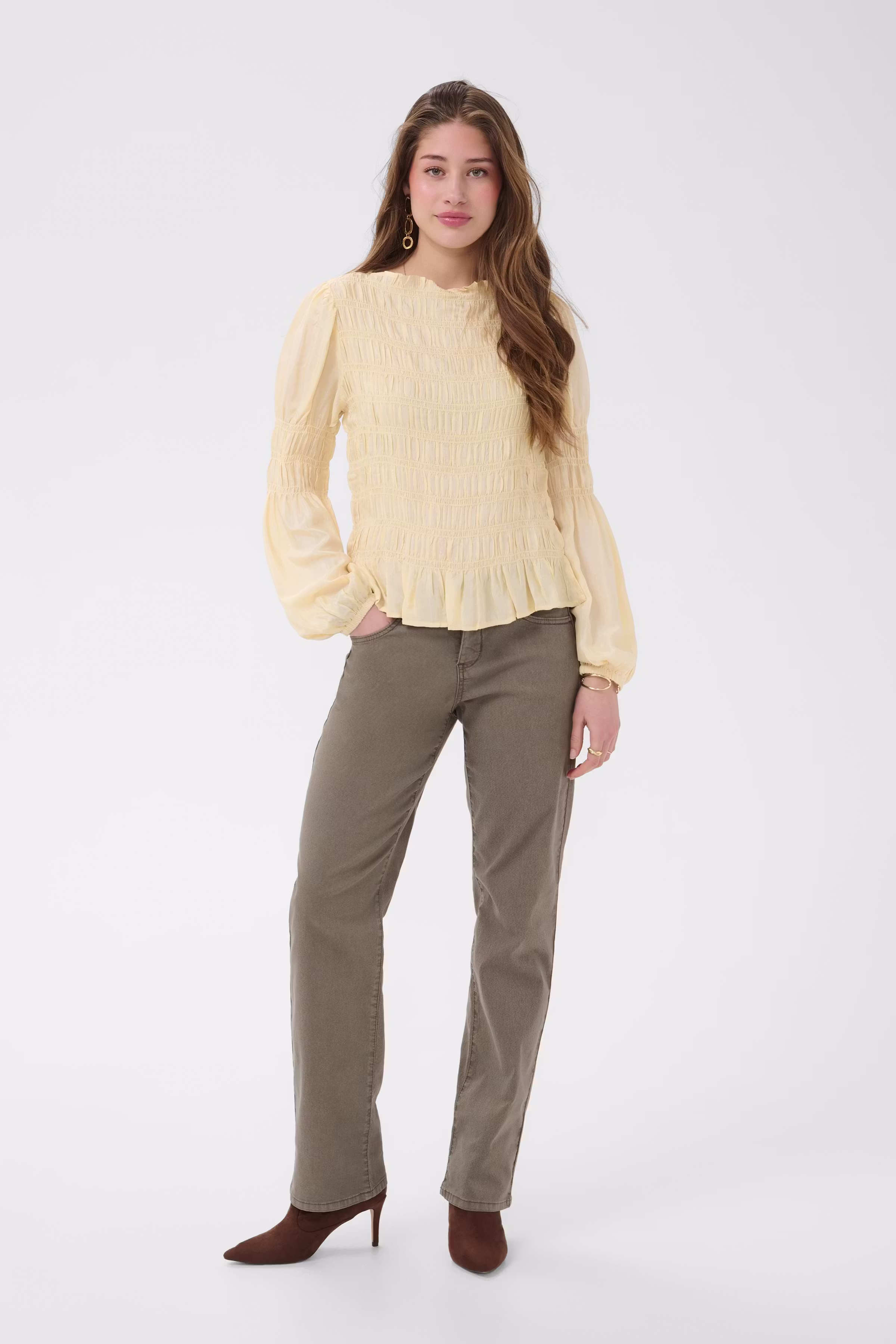 CRHenva Bluse LOOKBOOK FRONT 10607869-131008
