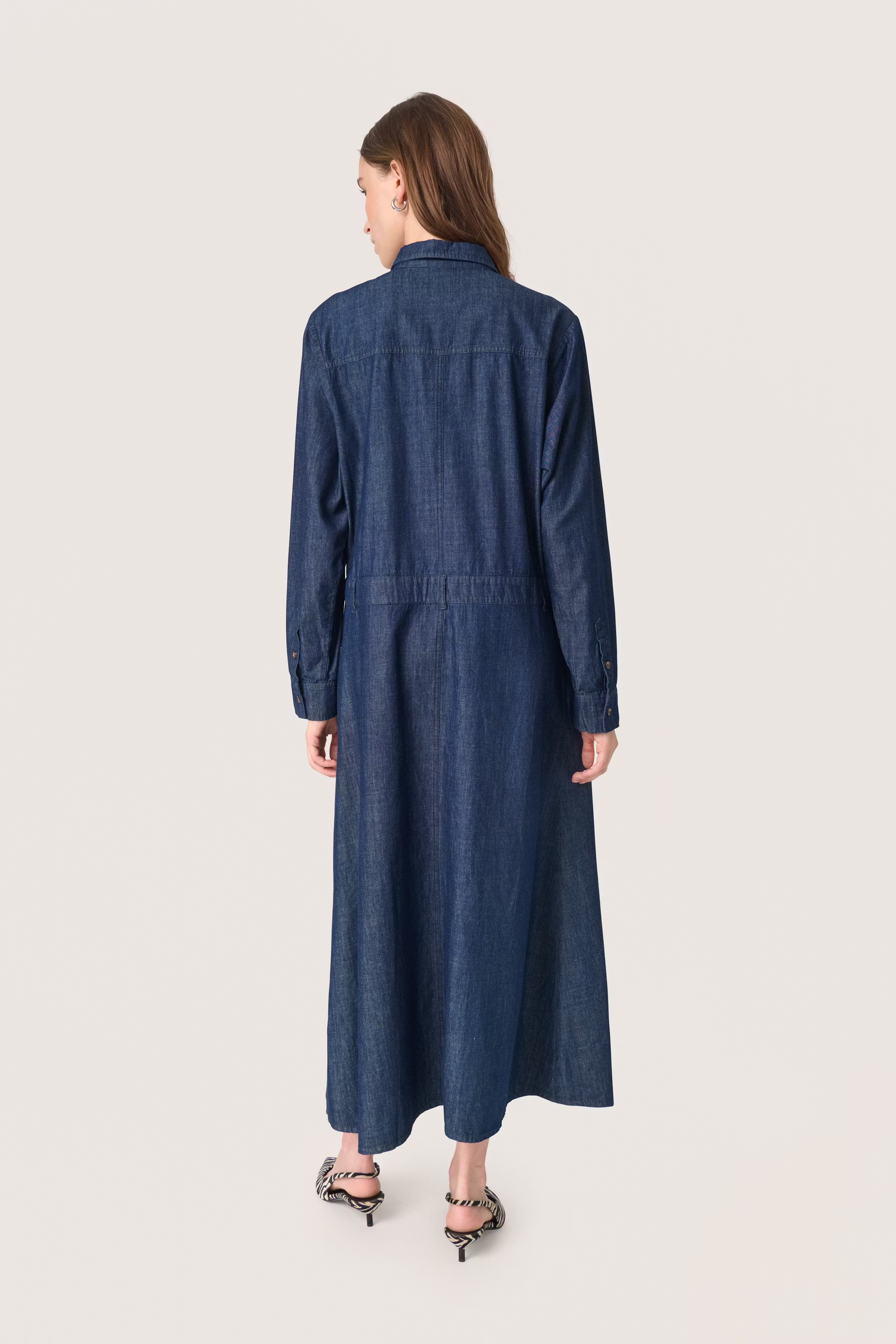 SLChamy Klänning LOOKBOOK BACK 30408497-301728
