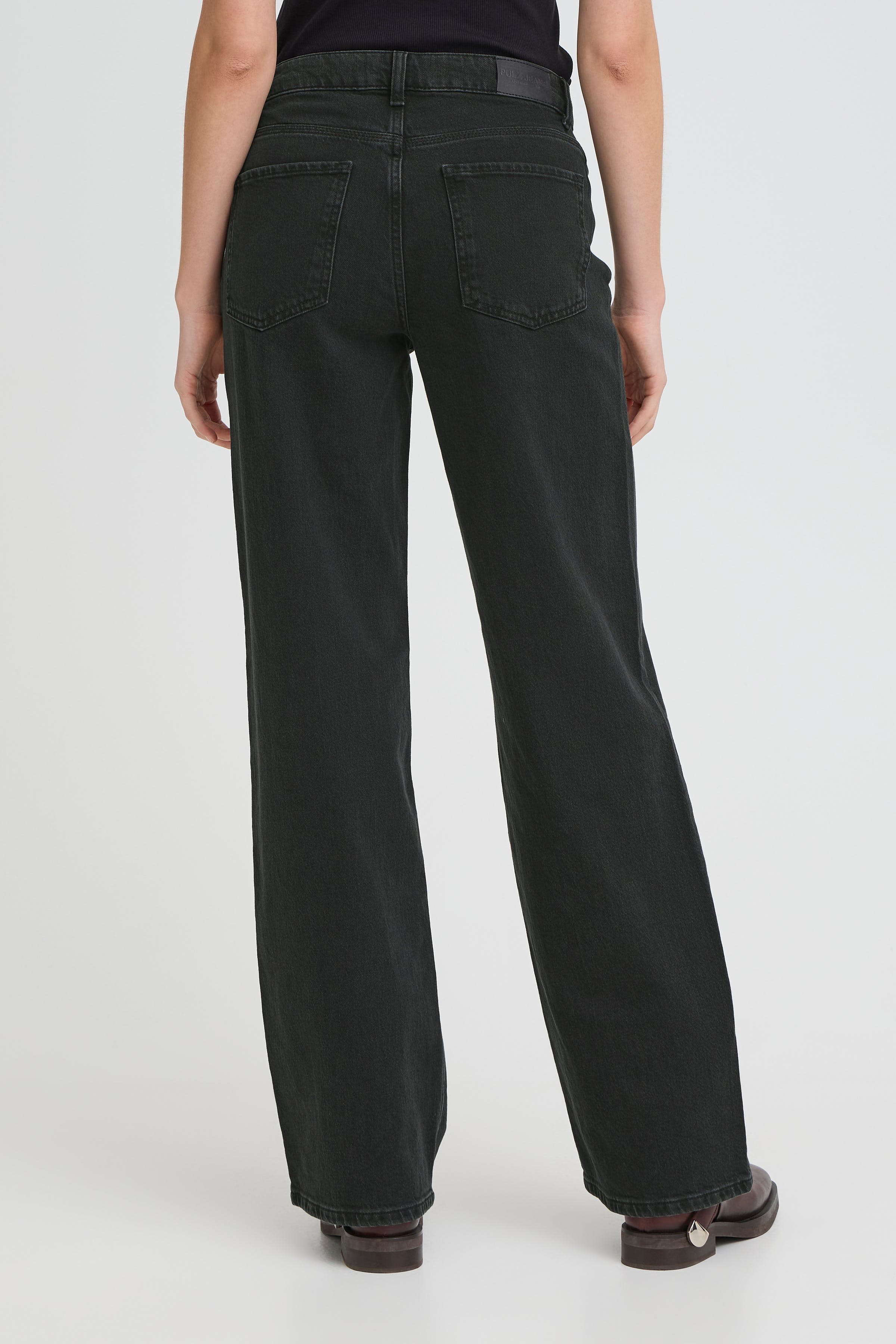 PZVEGA UHW JEANS WIDE LEG LOOKBOOK BACK 50207173-200004