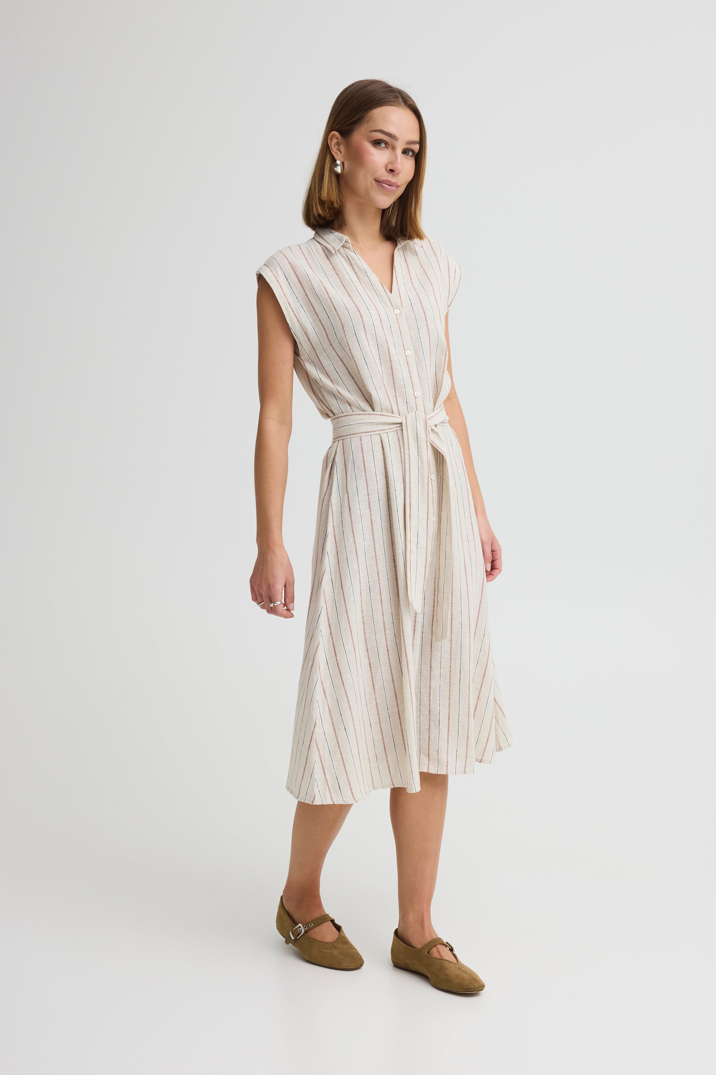 IHLINNO Kjole LOOKBOOK FRONT 20122928-900005560