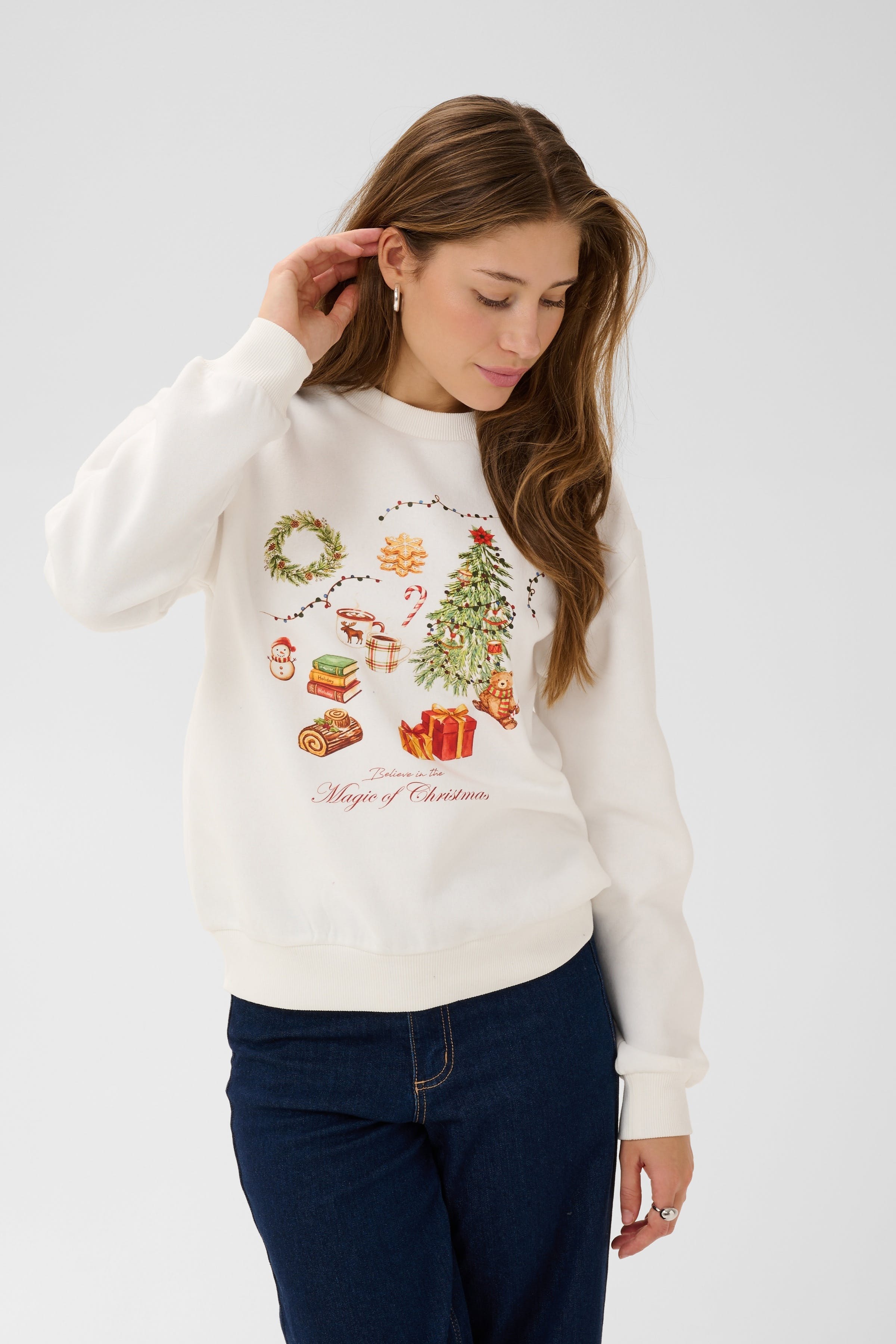 KAalice Sweatshirt LOOKBOOK FRONT 10513262-110701