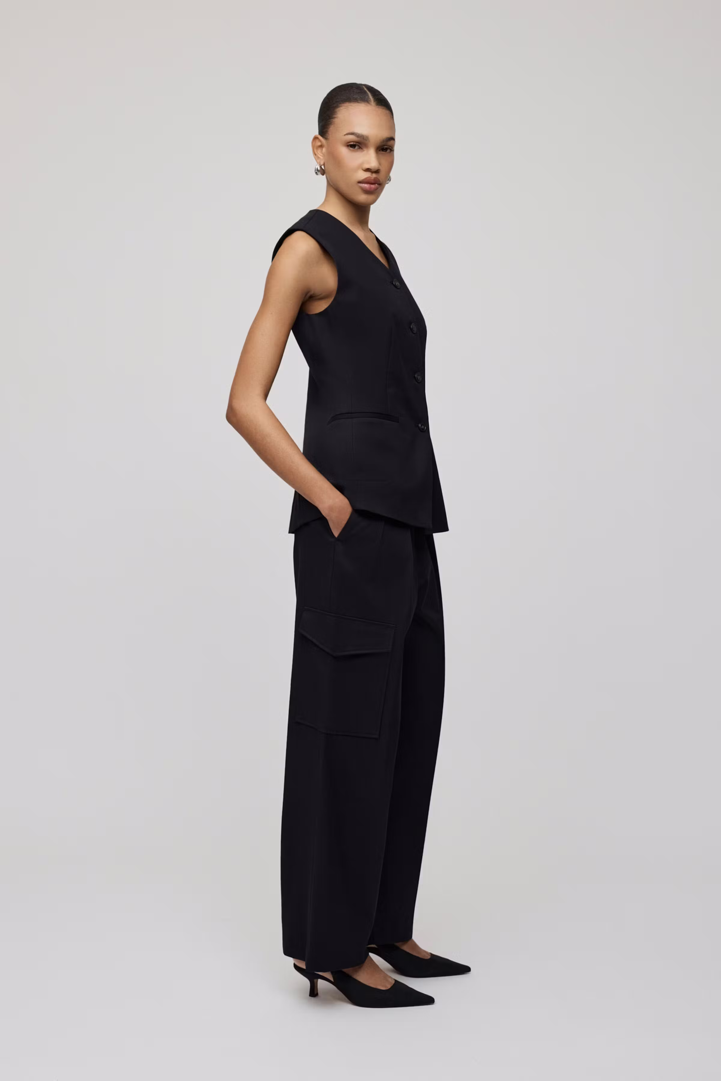 Juniper Vest LOOKBOOK FRONT 30600697-BL900