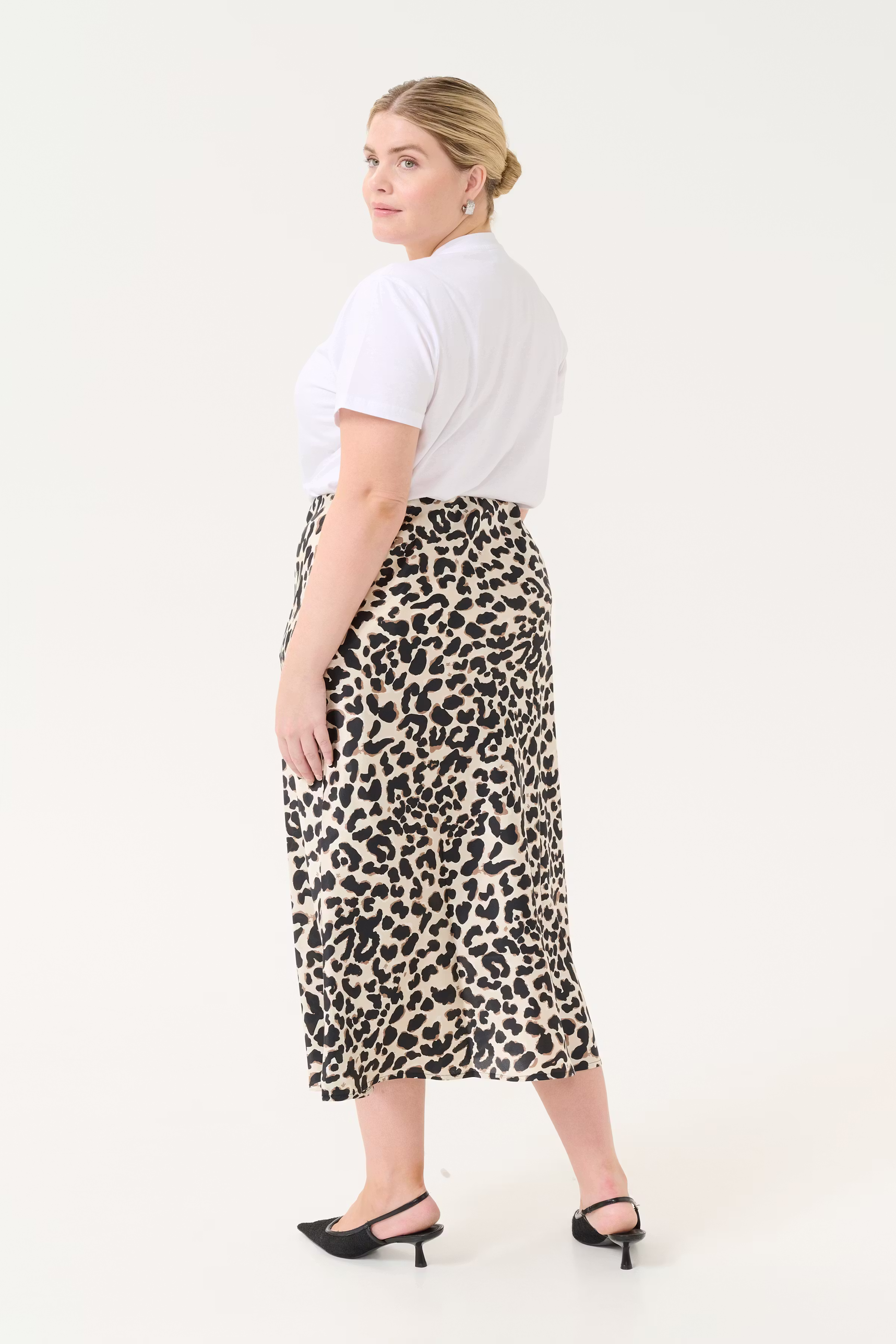 KCjuna Leopardenrock LOOKBOOK BACK 10583322-107797