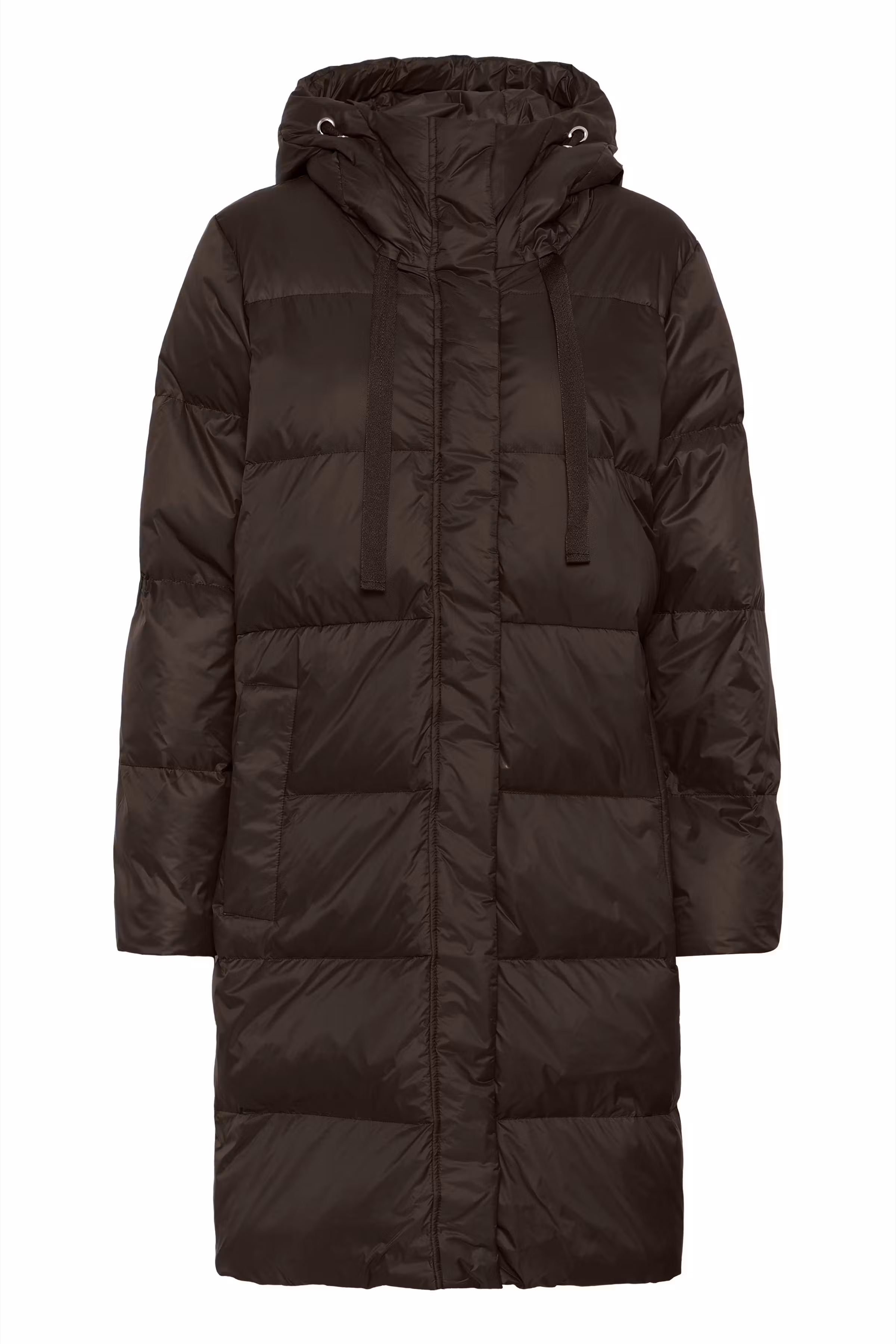 What is the difference between a down jacket and a puffer jacket