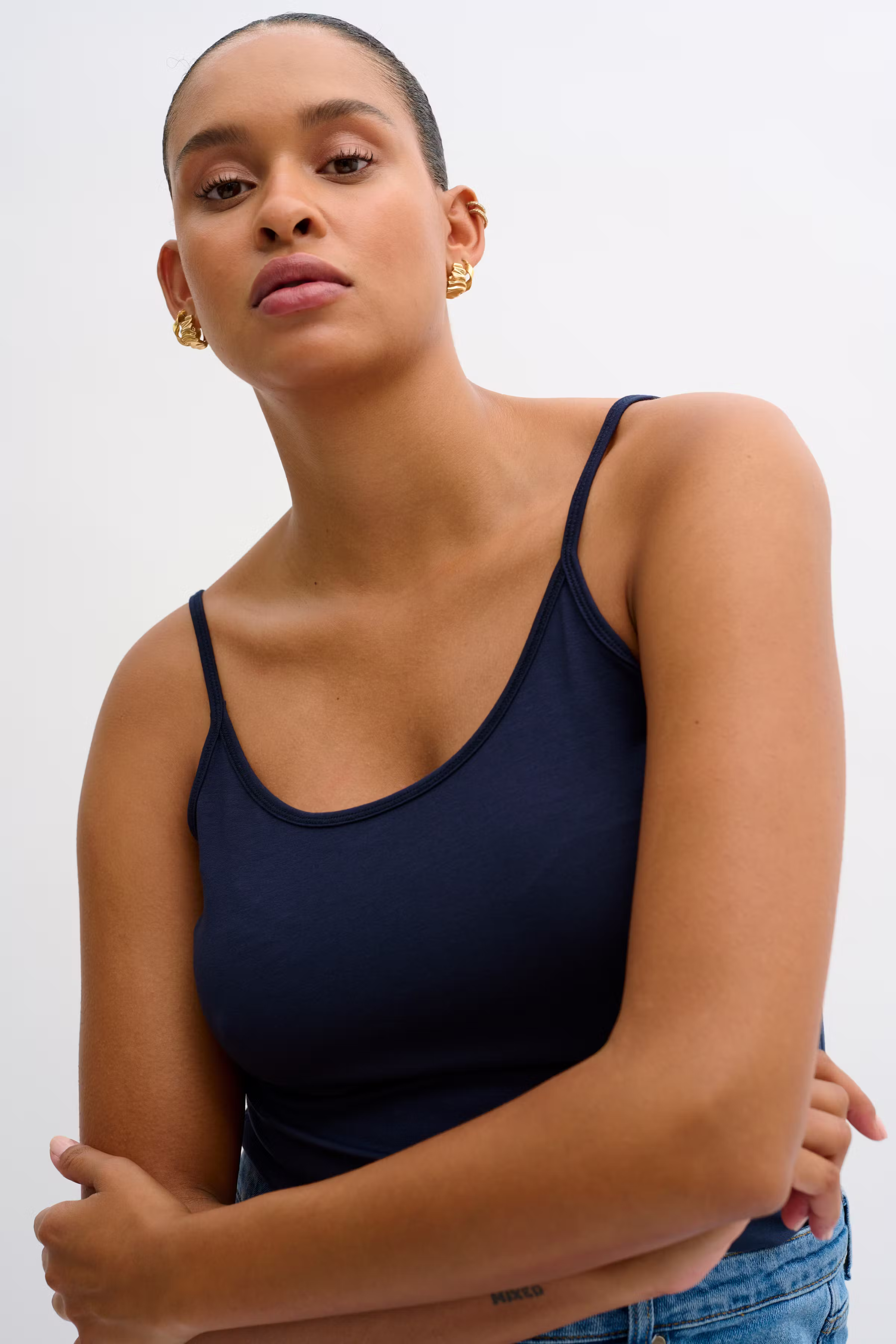 17 THE MODAL TOP LOOKBOOK DETAIL 10703599-194010