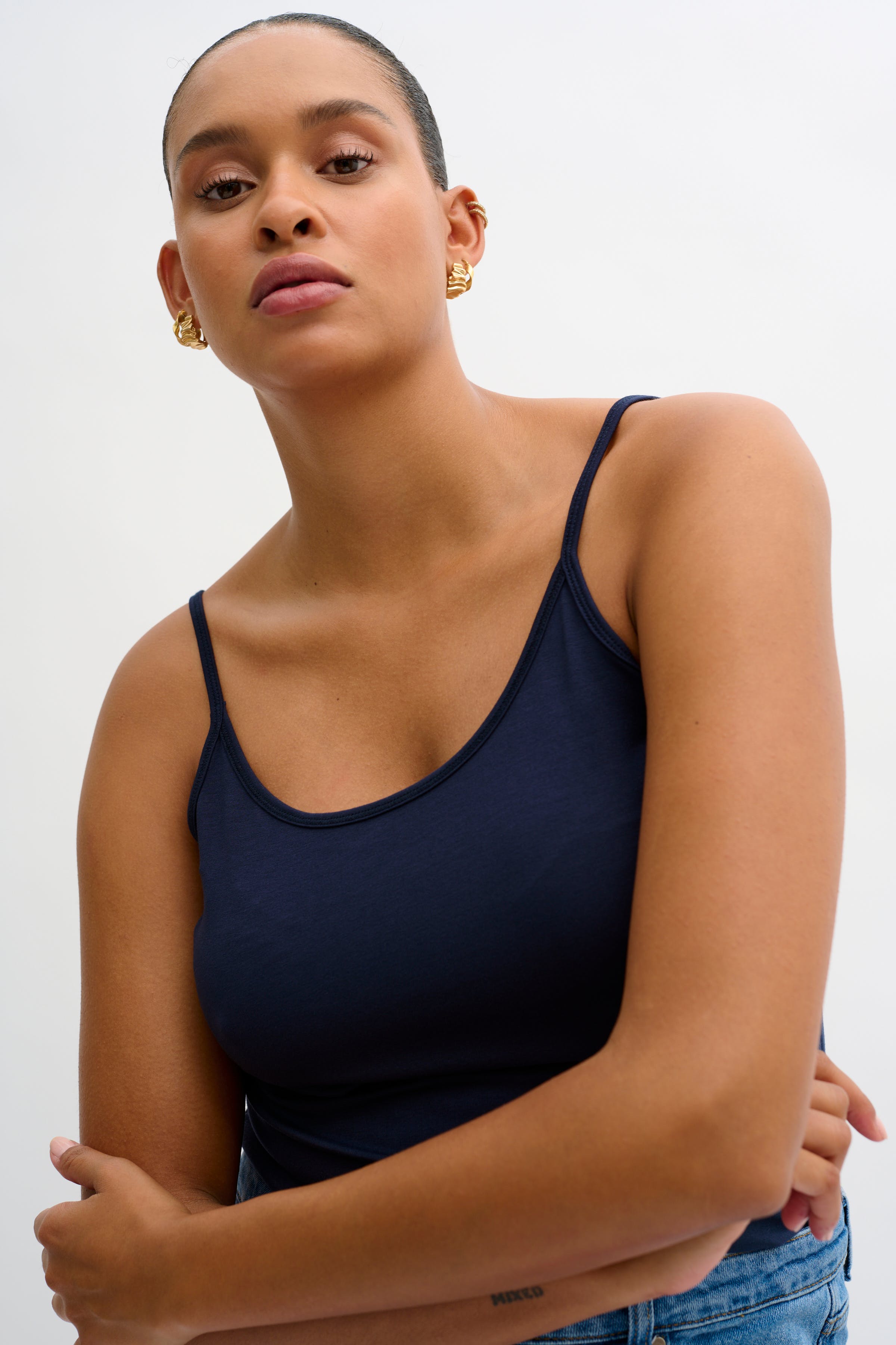 17 THE MODAL TOP LOOKBOOK DETAIL 10703599-194010