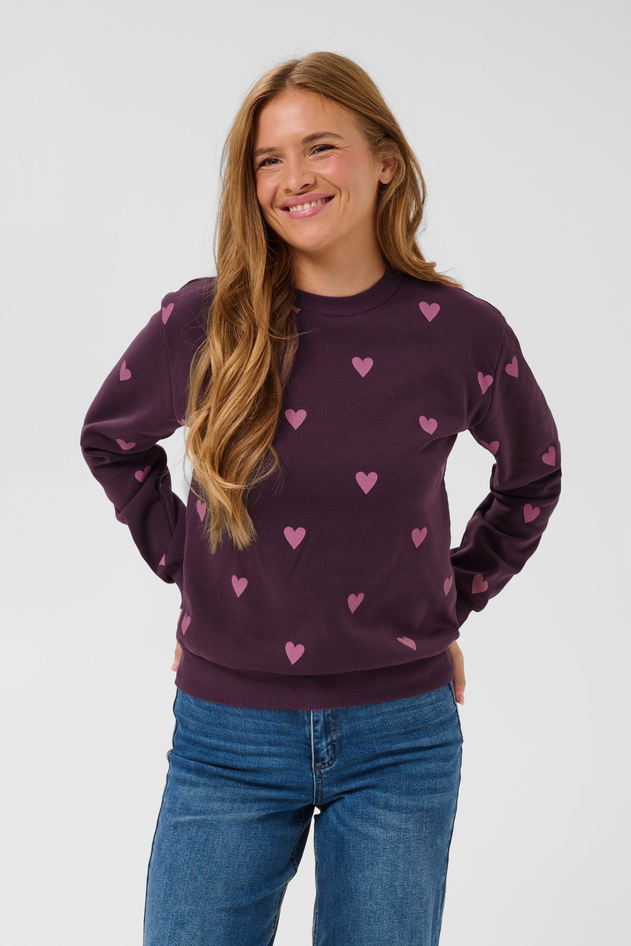 KAmabel Sweatshirt LOOKBOOK FRONT 10511922-1000558