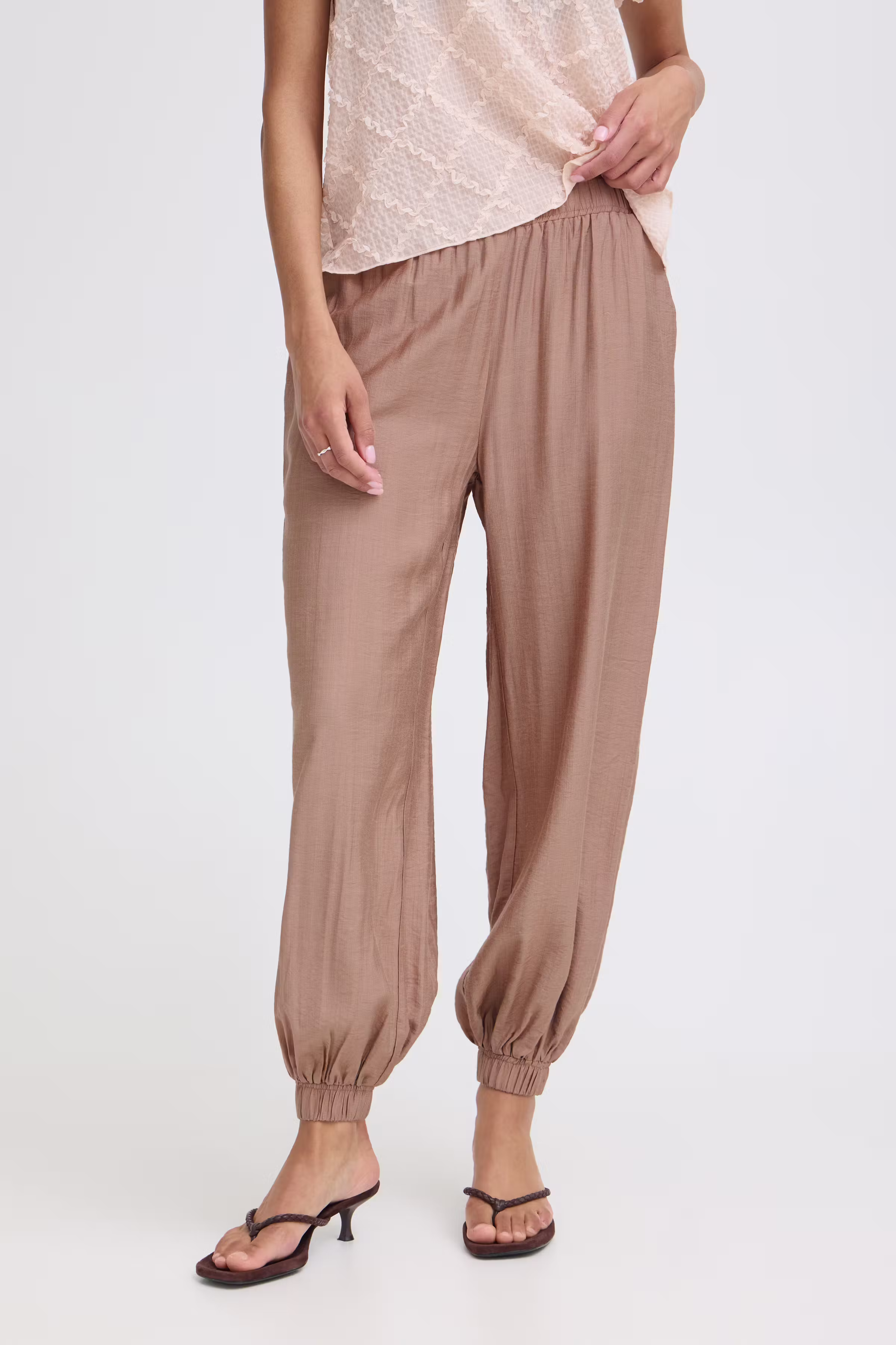 BYJOANNIE Hose LOOKBOOK FRONT 20819216-161412