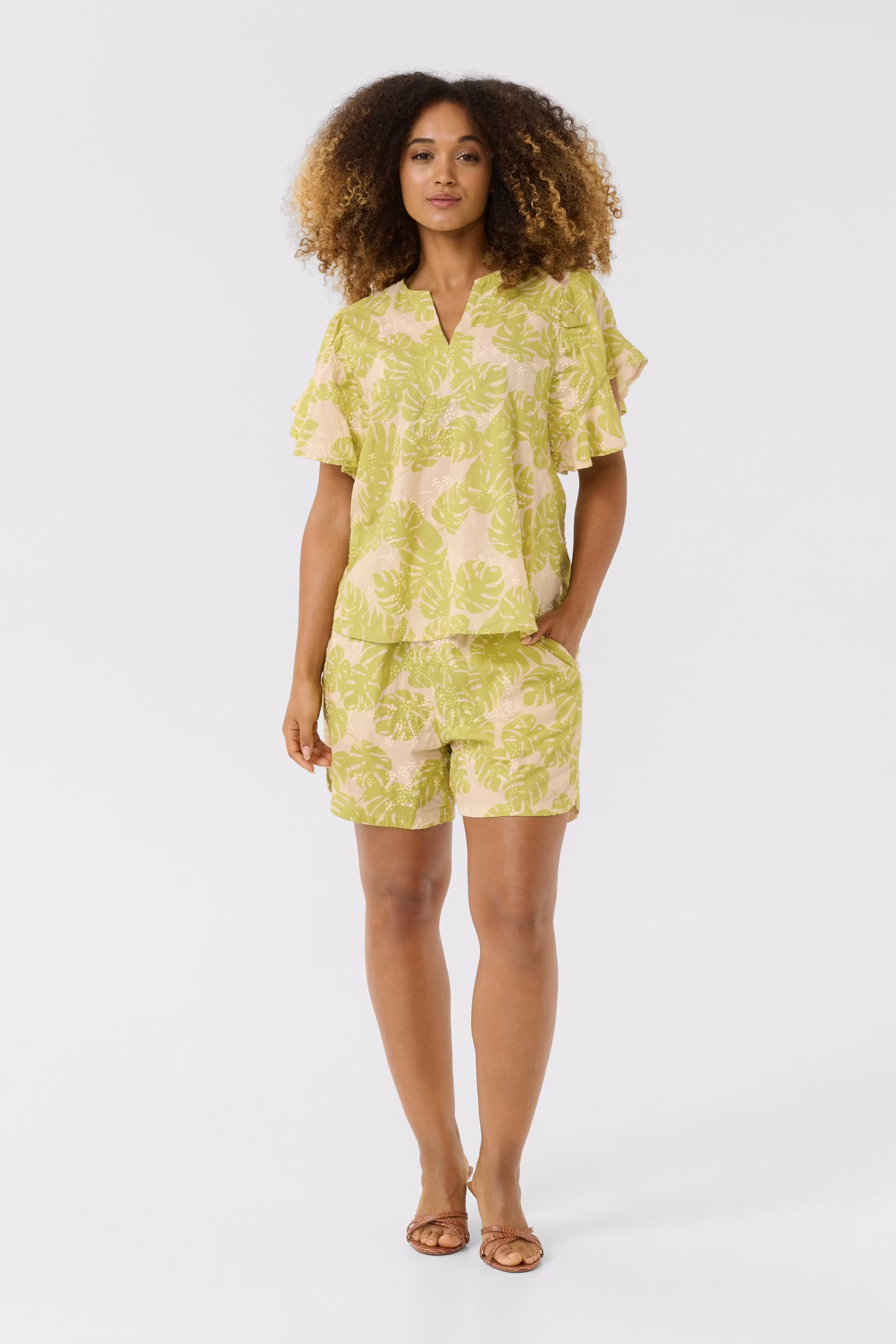 CUdebora Bluse LOOKBOOK FRONT 50111790-107665