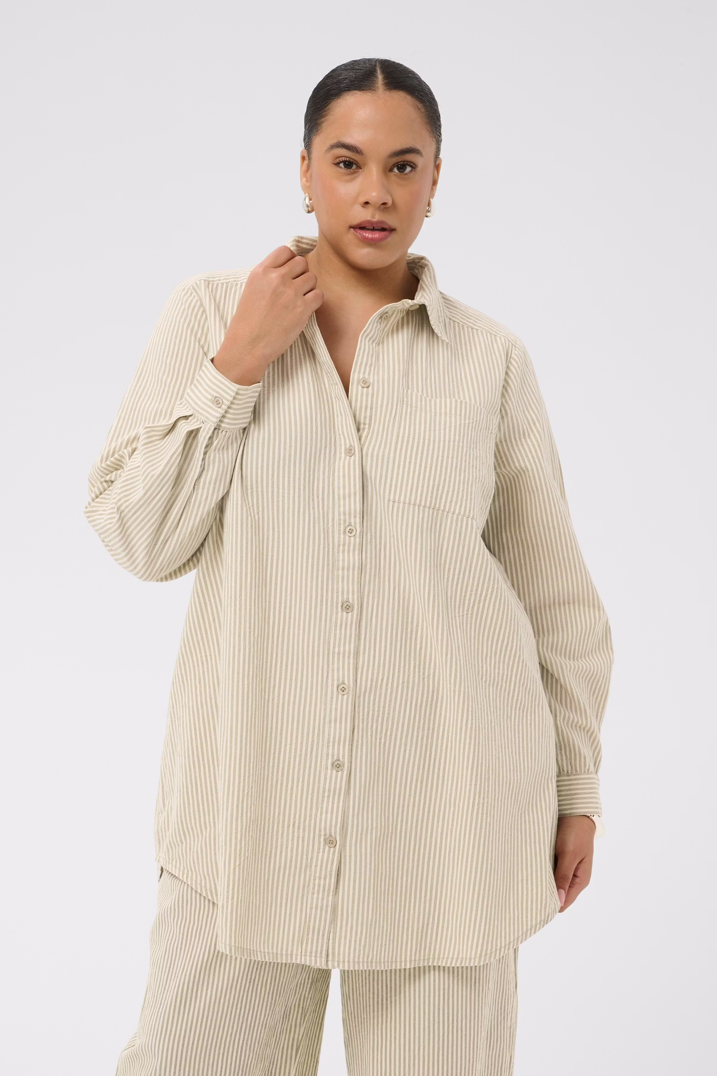 KCnana Tunika LOOKBOOK FRONT 10583332-107706