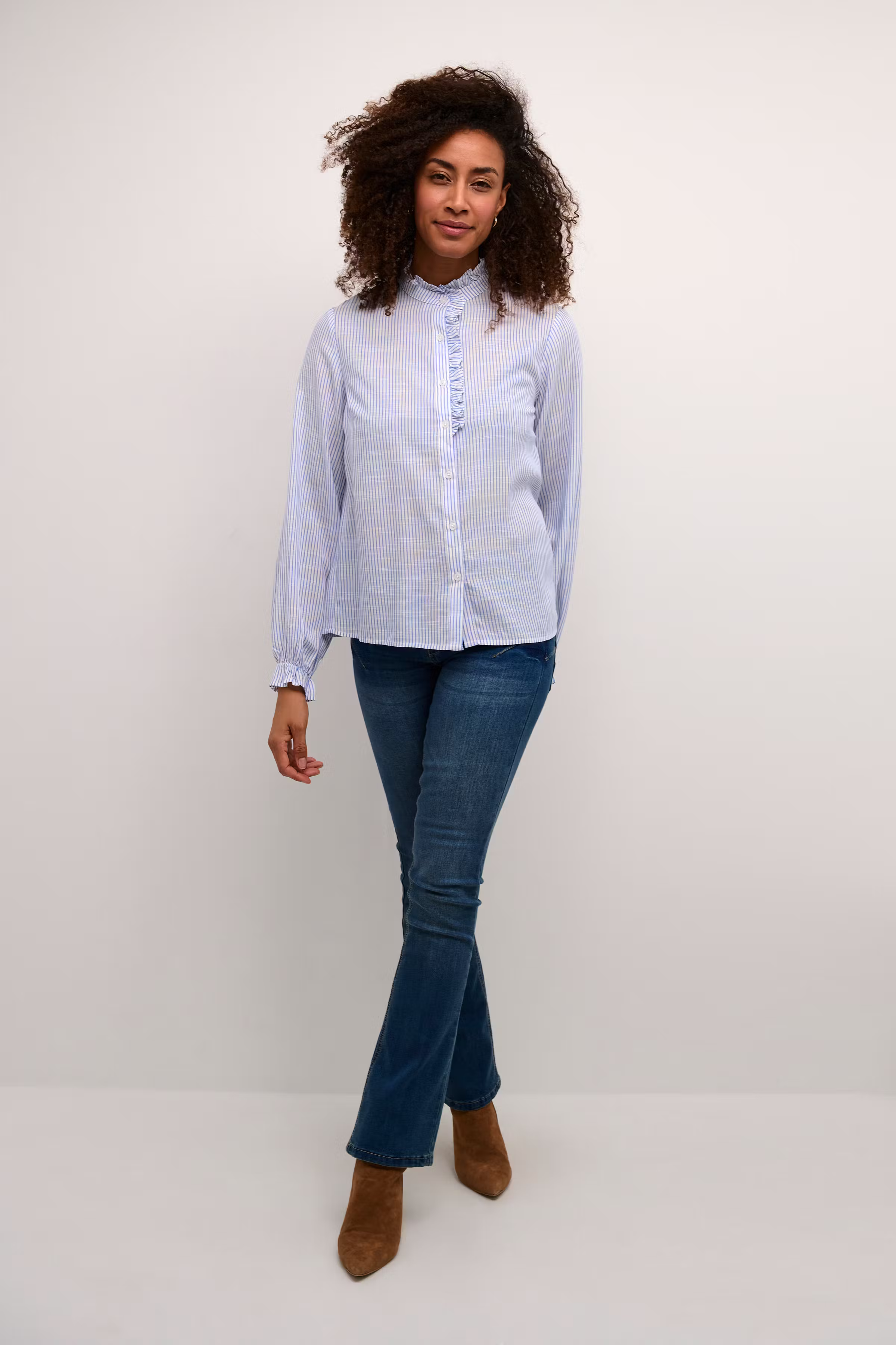 CRBisca Shirt LOOKBOOK FRONT 10613087-101235