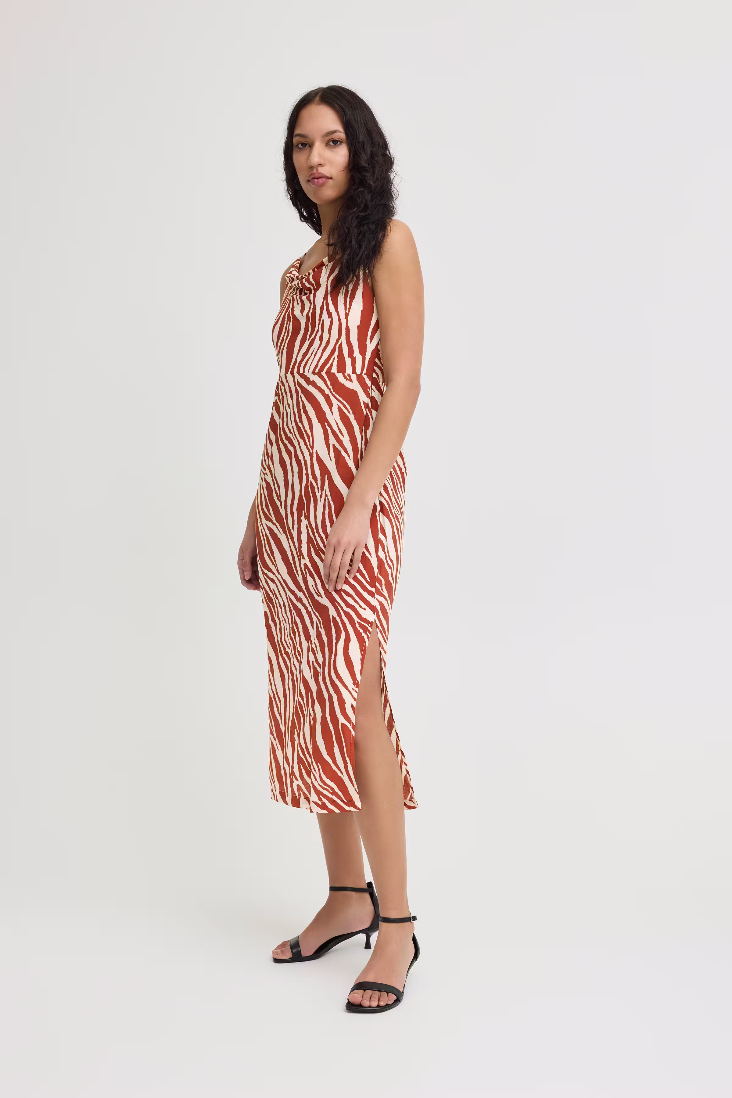 IHYARDEEN Kjole LOOKBOOK FRONT 20123377-204603