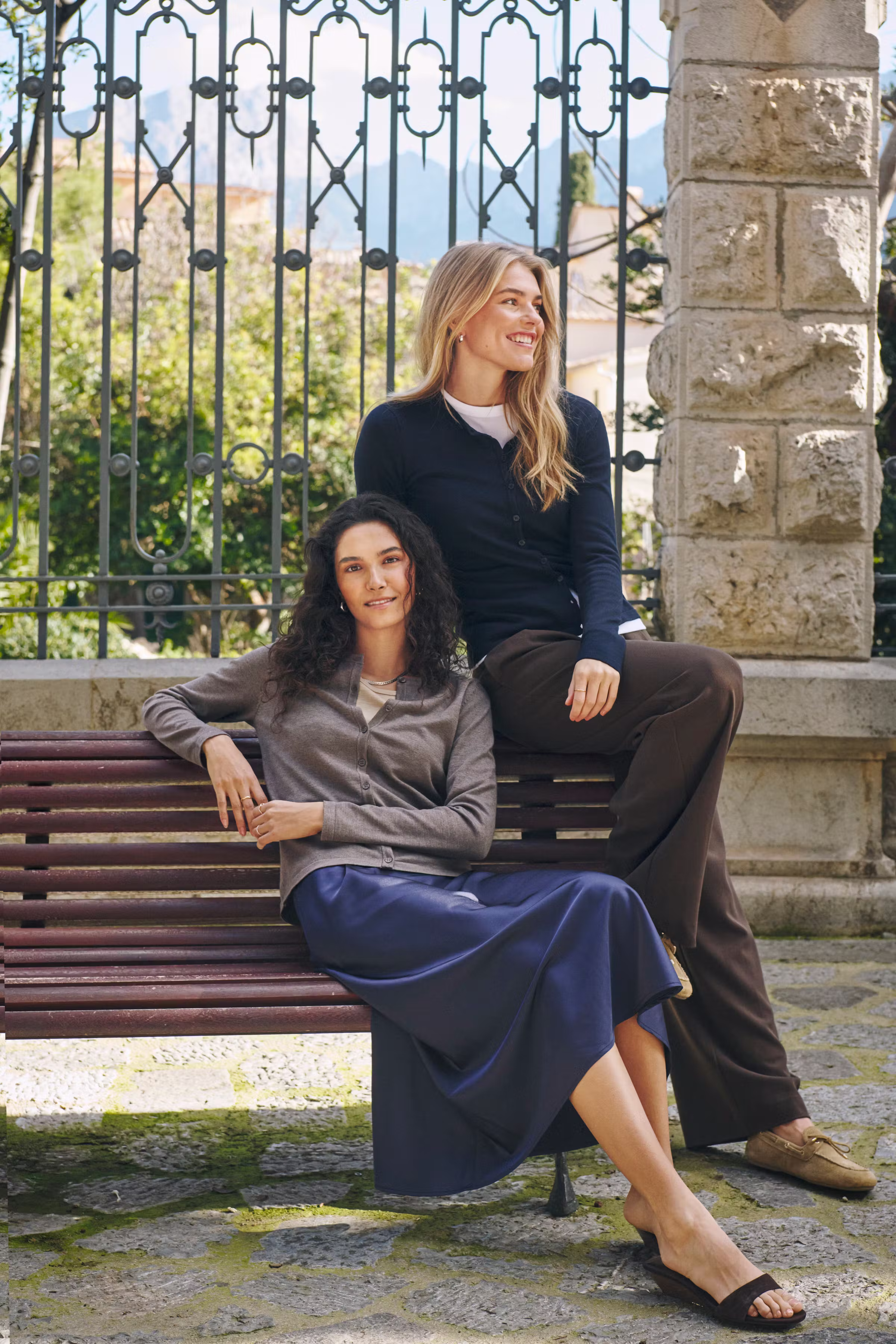 MilaSZ R-Neck Cardigan LOCATION NONE 30500005-193924