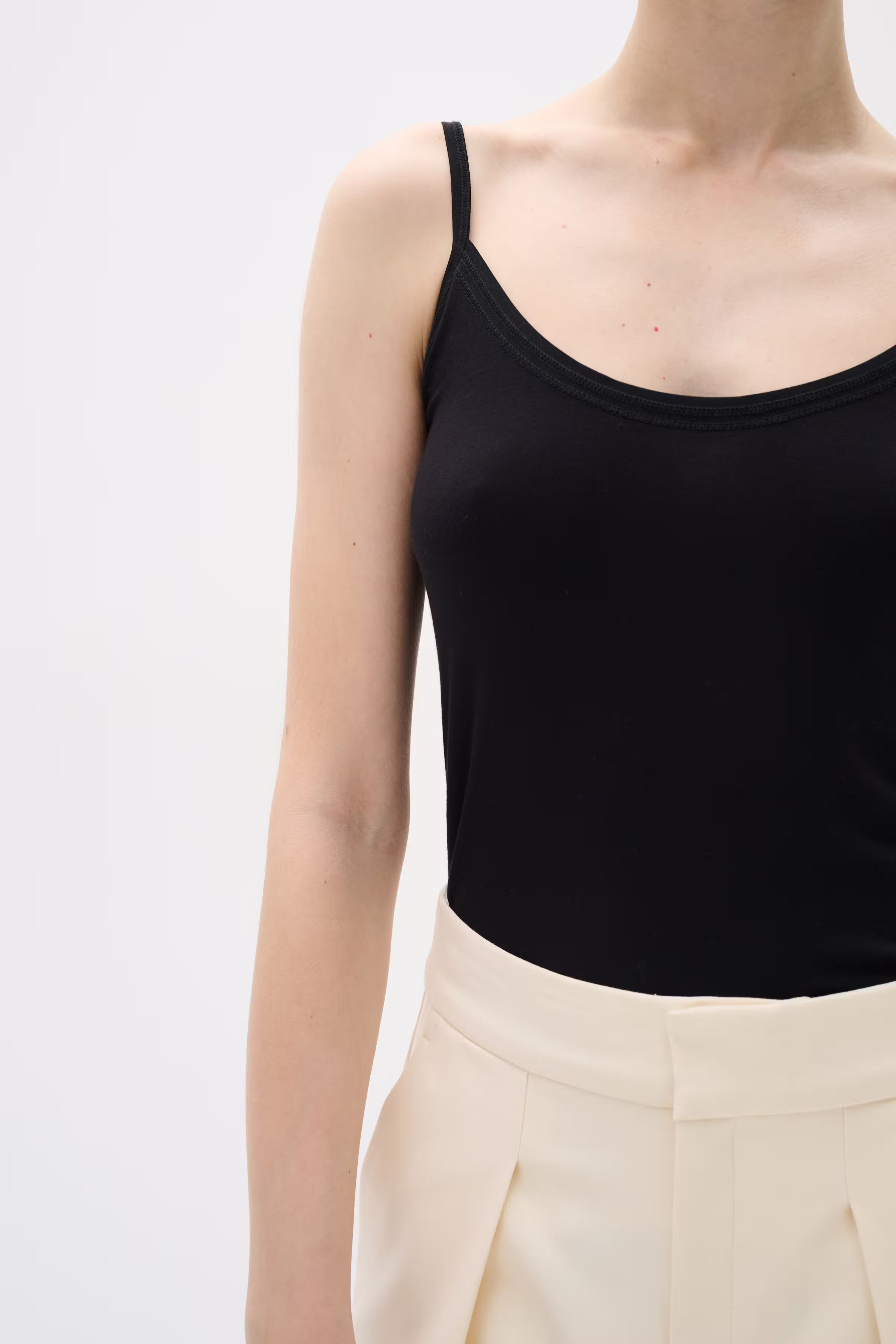 Finesse IWTop LOOKBOOK DETAIL 30100292-10050