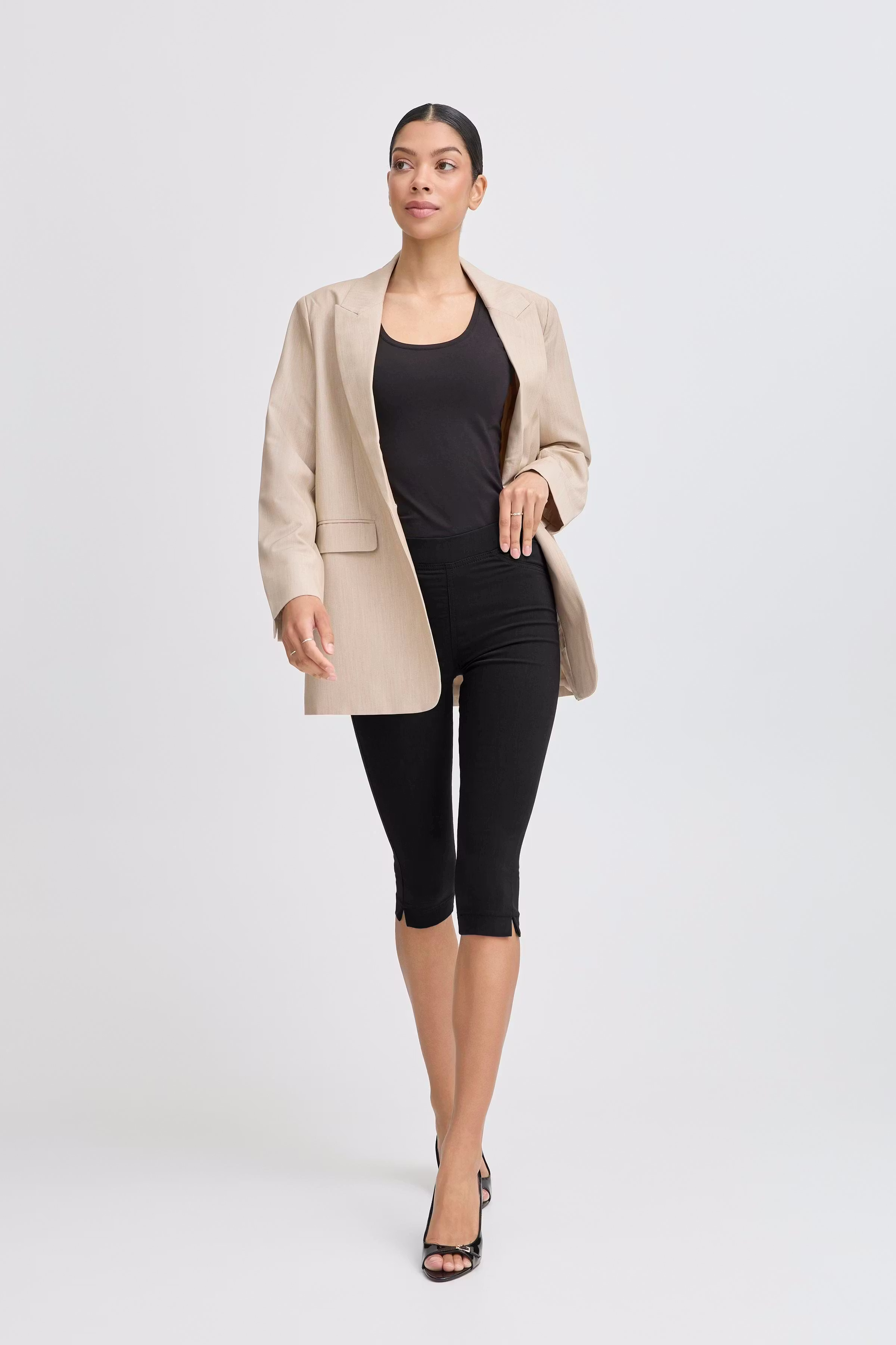 BYKEIRA Capri bukser LOOKBOOK FRONT 20805612-200451