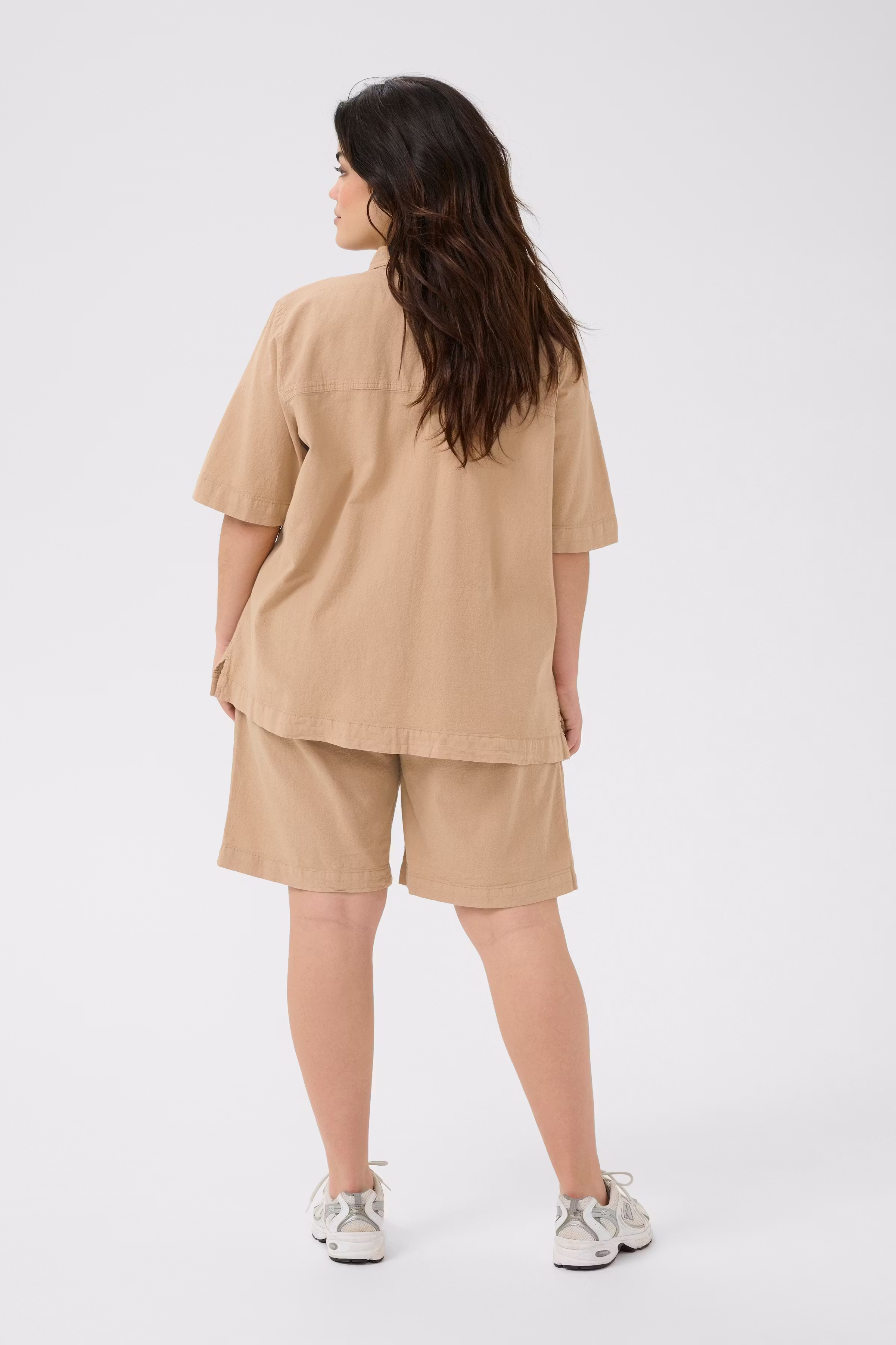 KCnana Shirt LOOKBOOK BACK 10582893-101239