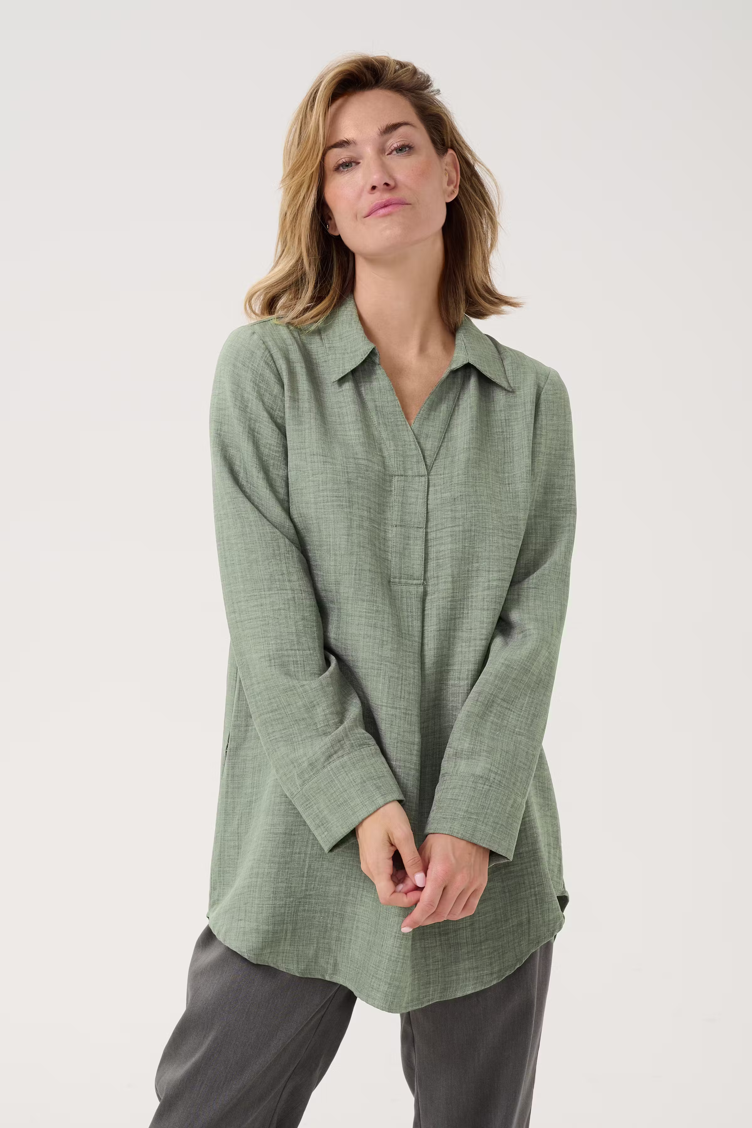 BPoda Tunic LOOKBOOK FRONT 10590802-107109B