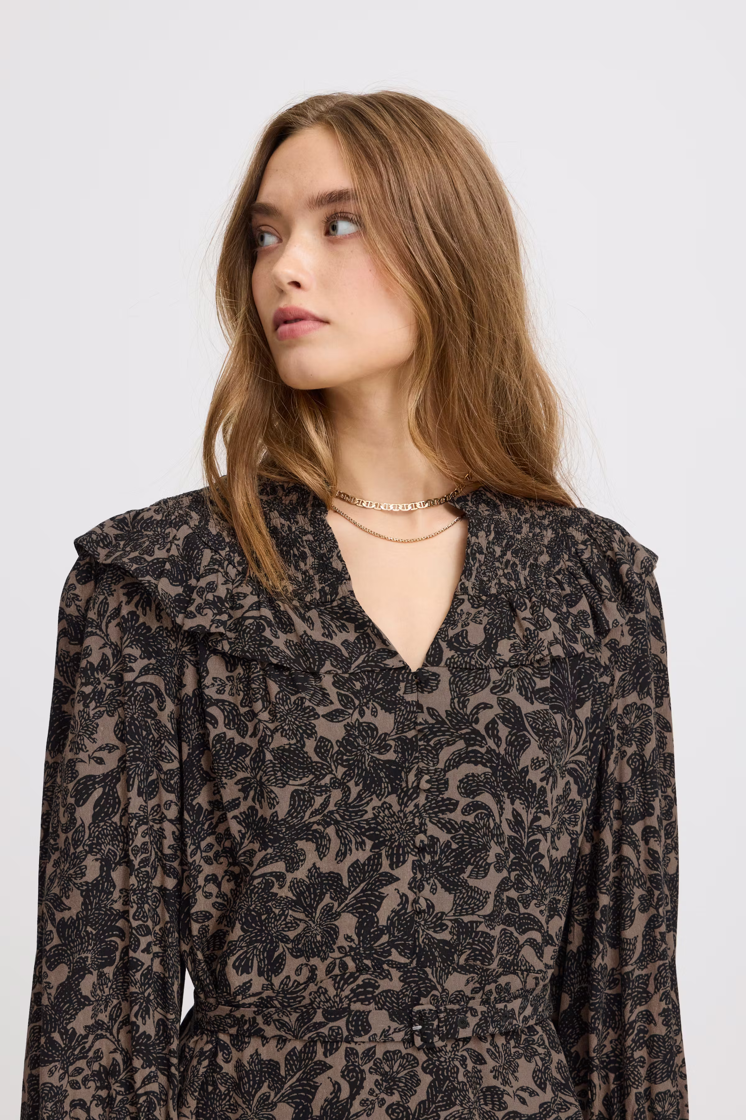 IRFINA Kleid LOOKBOOK DETAIL 20121755-203601