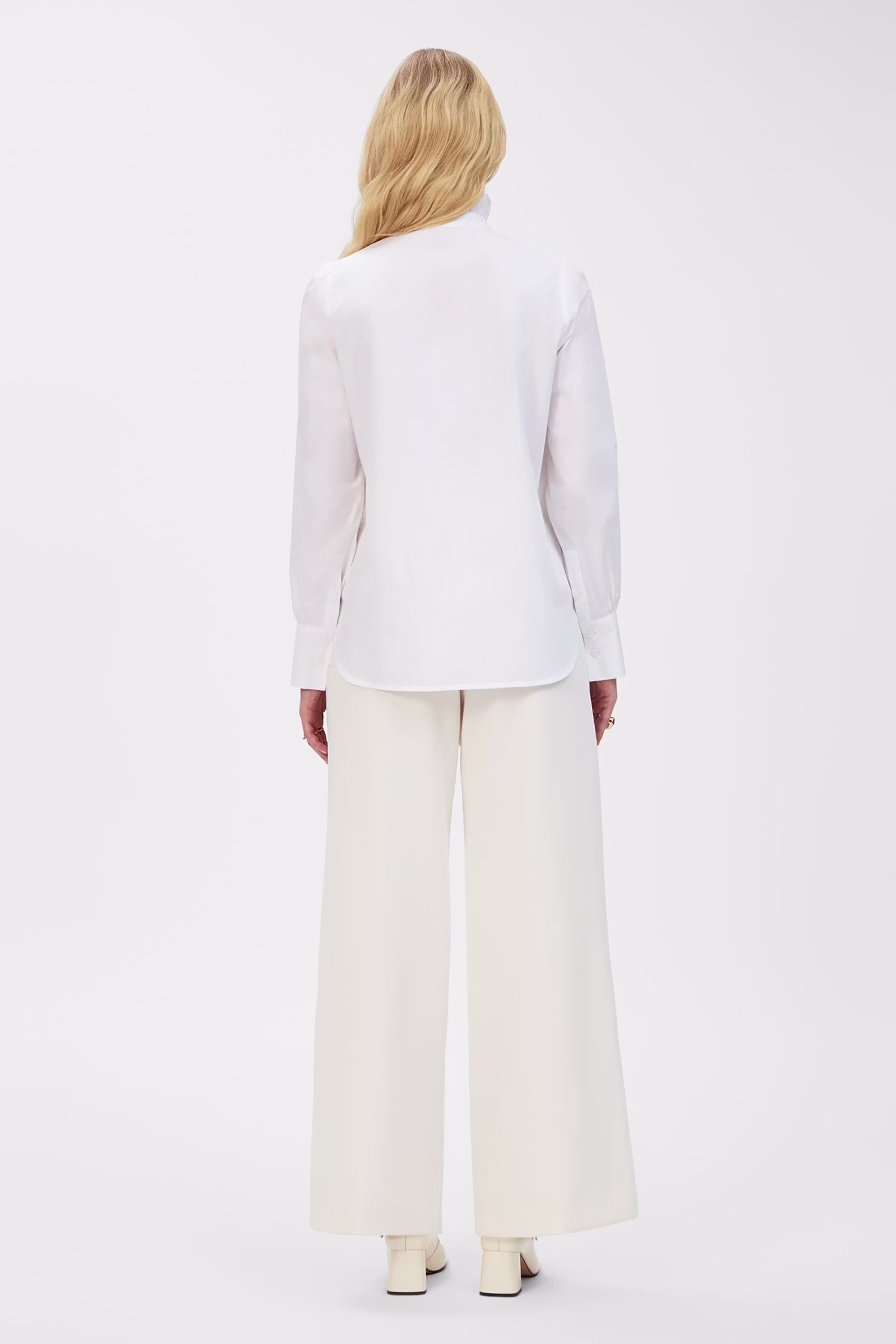 IOESTELLE Bluse LOOKBOOK BACK 30600269-WH001