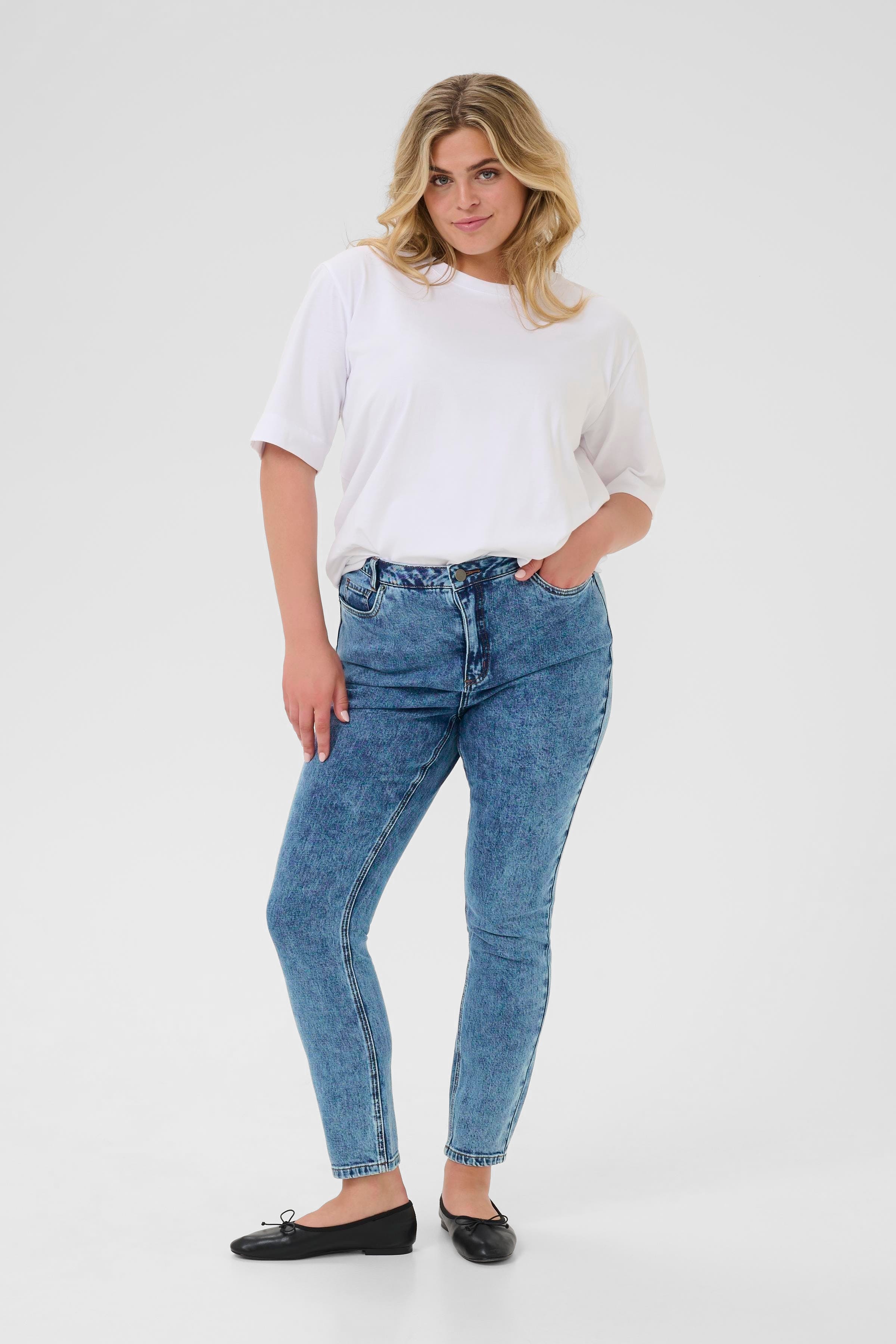 KCelona Slim Jeans LOOKBOOK FRONT 10583401-107716