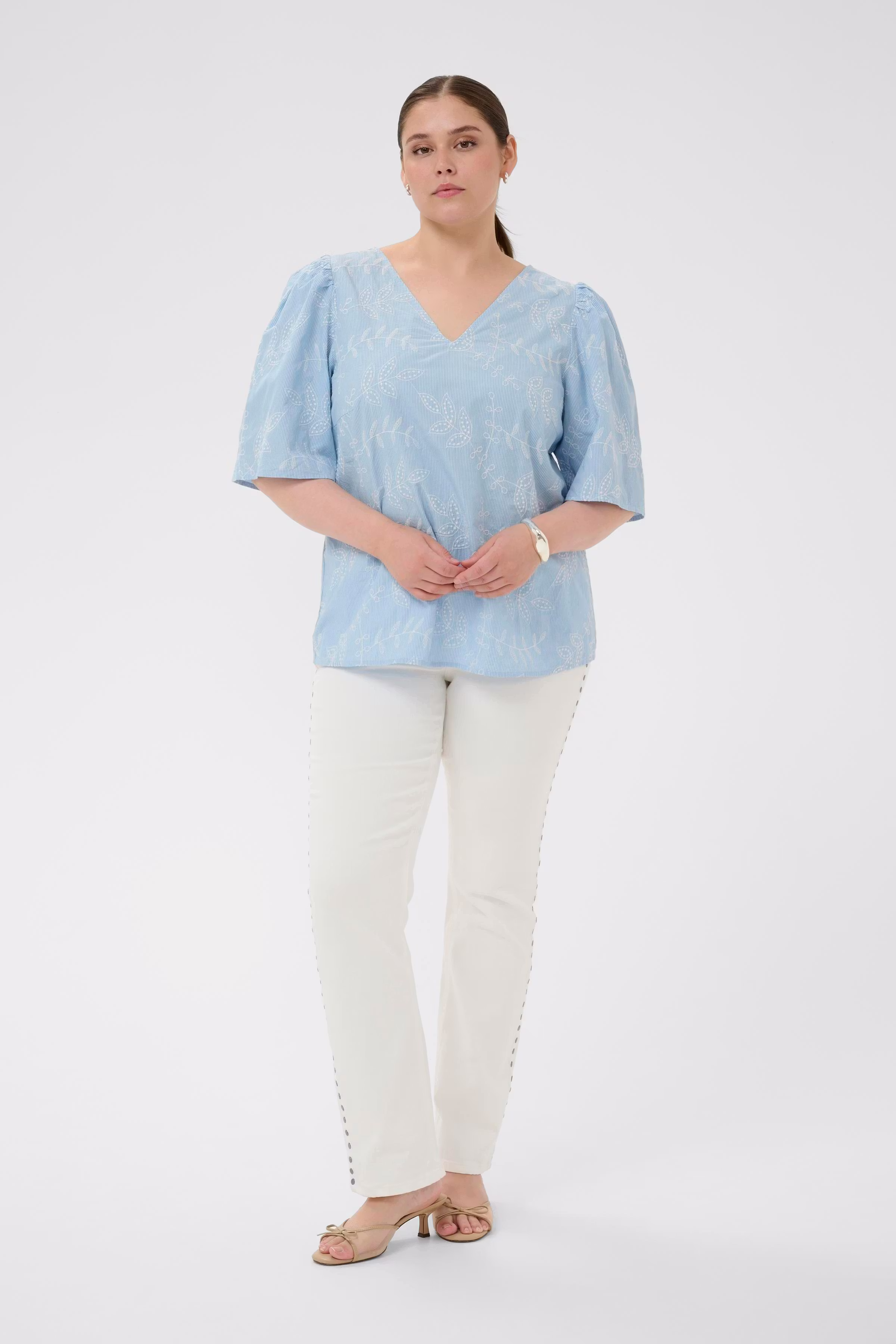 KCcarlee Blus LOOKBOOK FRONT 10584034-109007