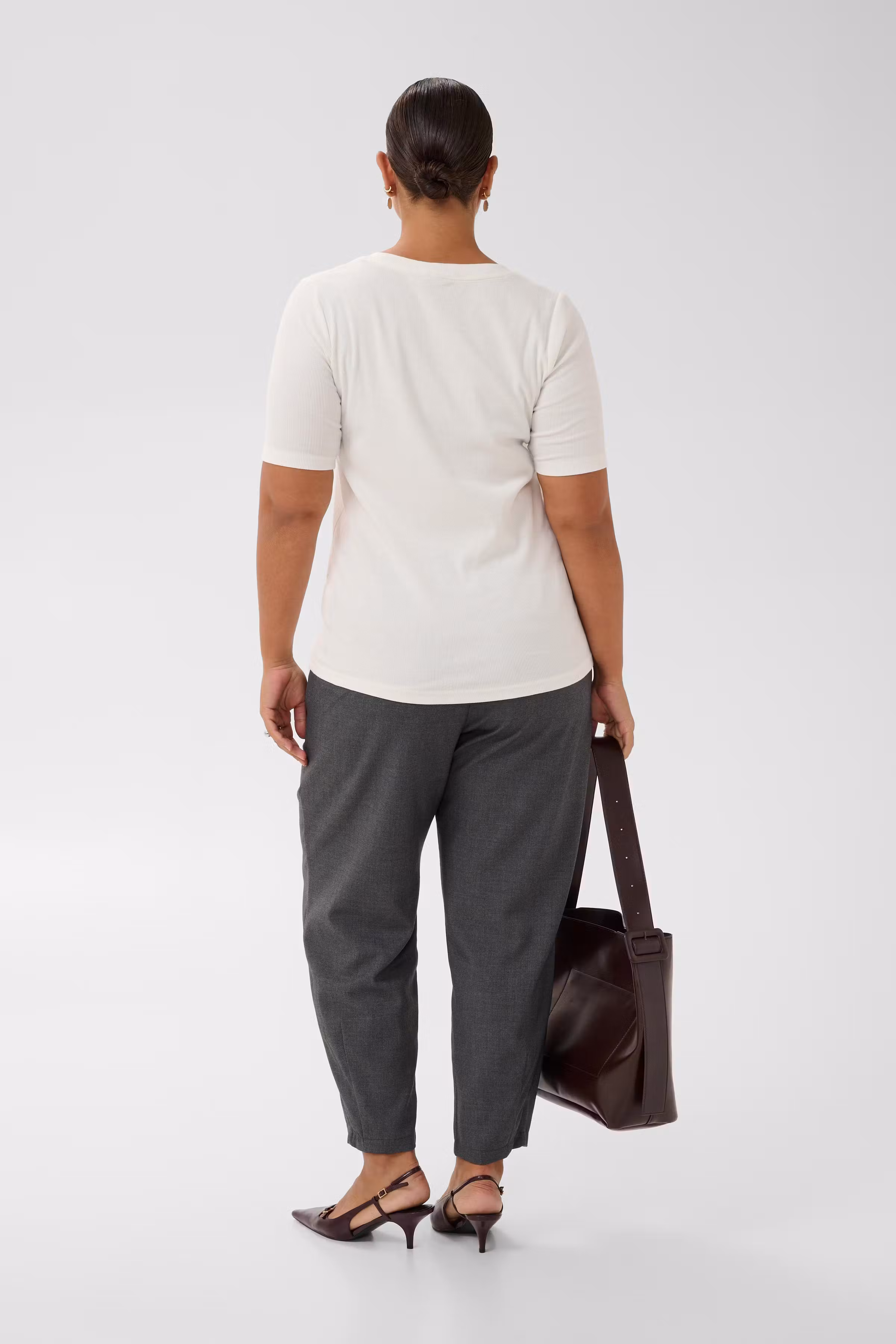 KCcarina T-shirt LOOKBOOK BACK 10581627-110602