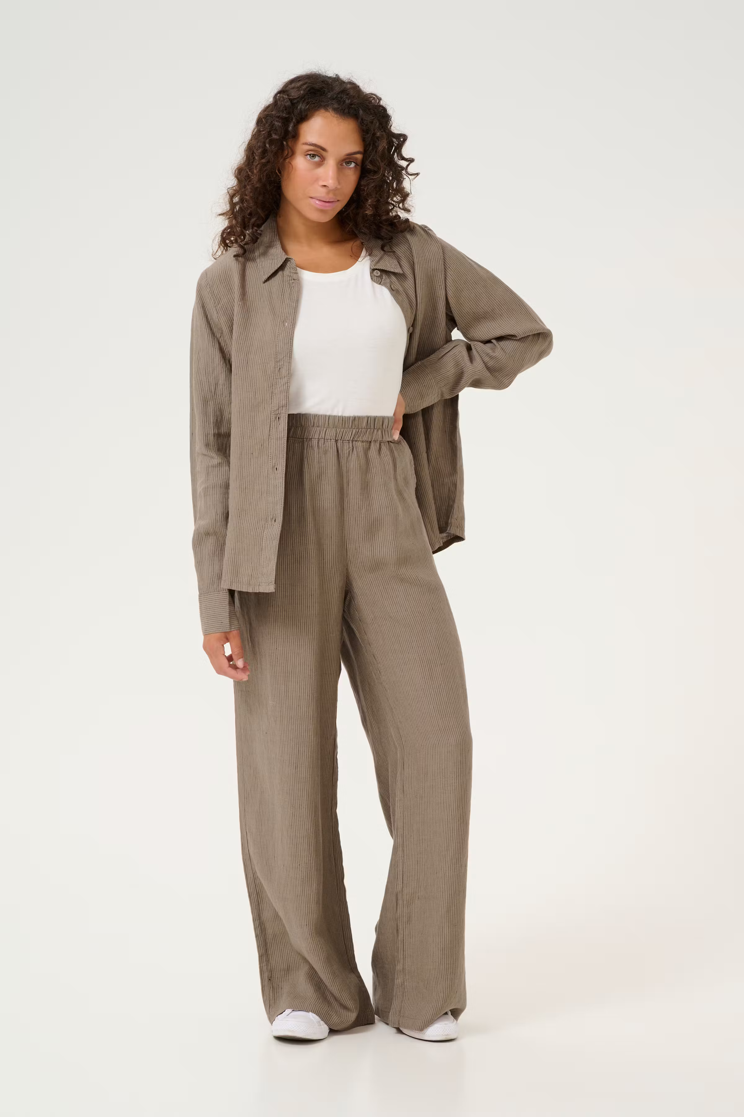 CUnyssa 100% Linen Trousers LOOKBOOK FRONT 50111693-107484