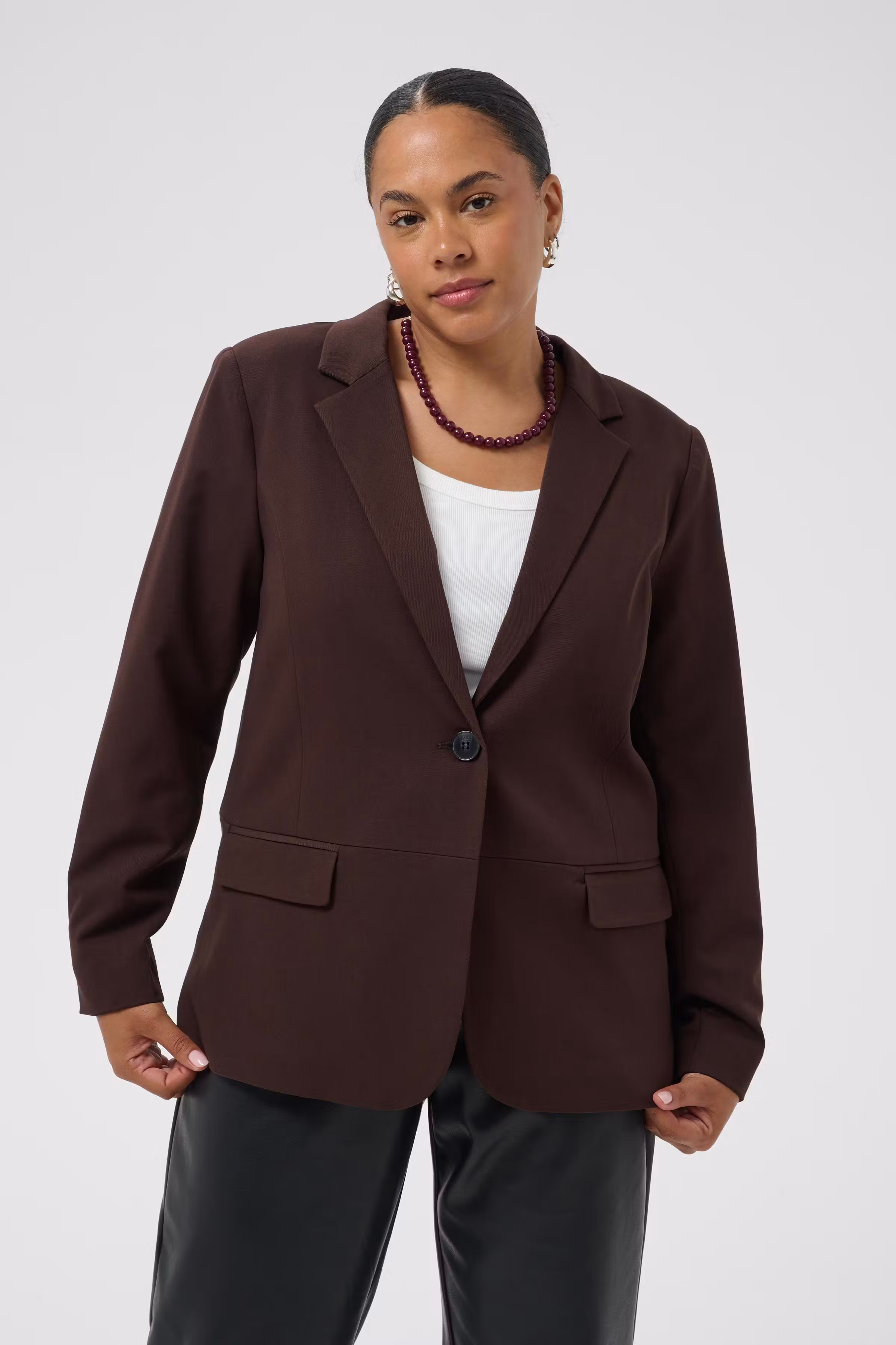 KCsakira Blazer LOOKBOOK FRONT 10580933-190915