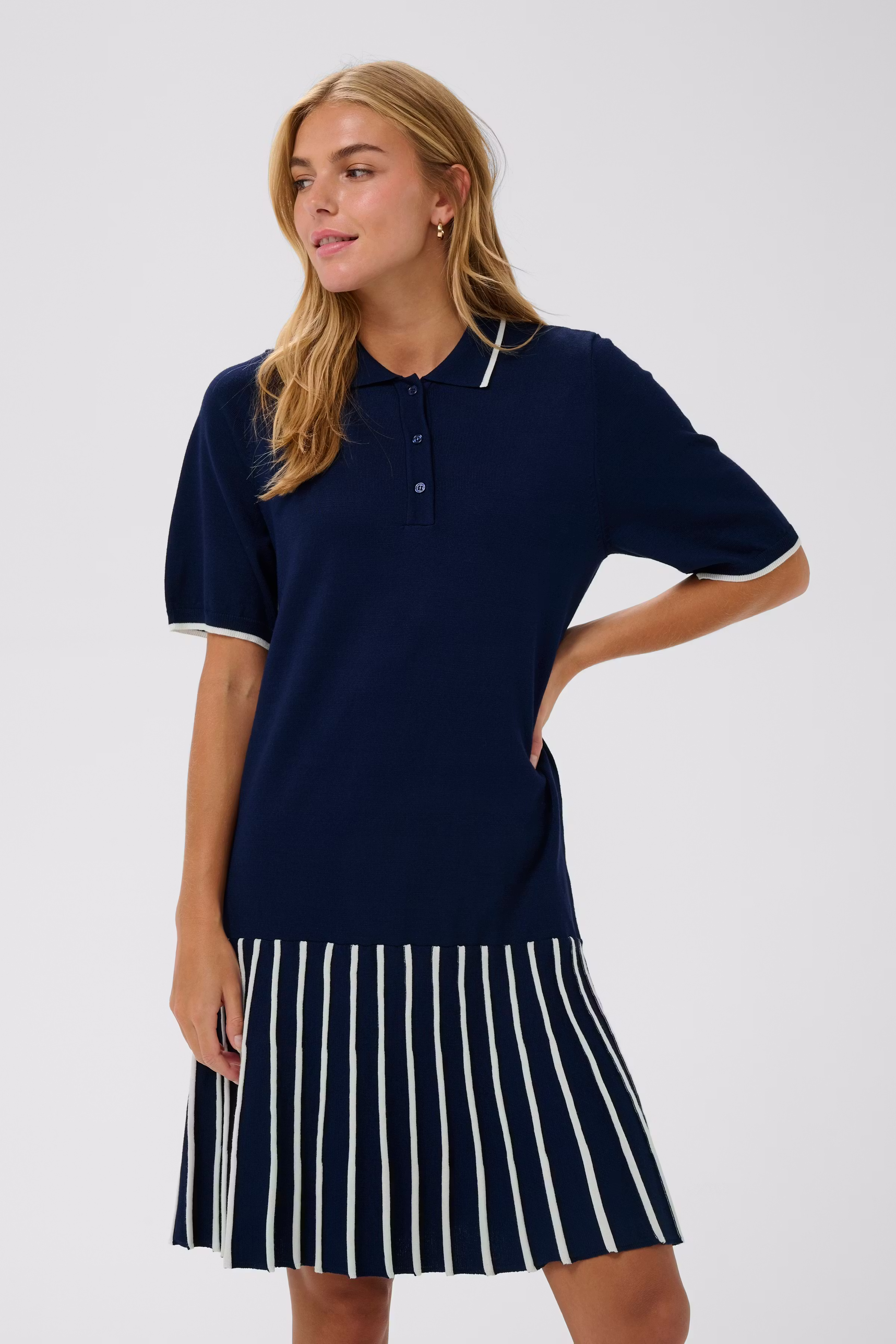 MilannaSZ Kjole LOOKBOOK FRONT 30514690-193812