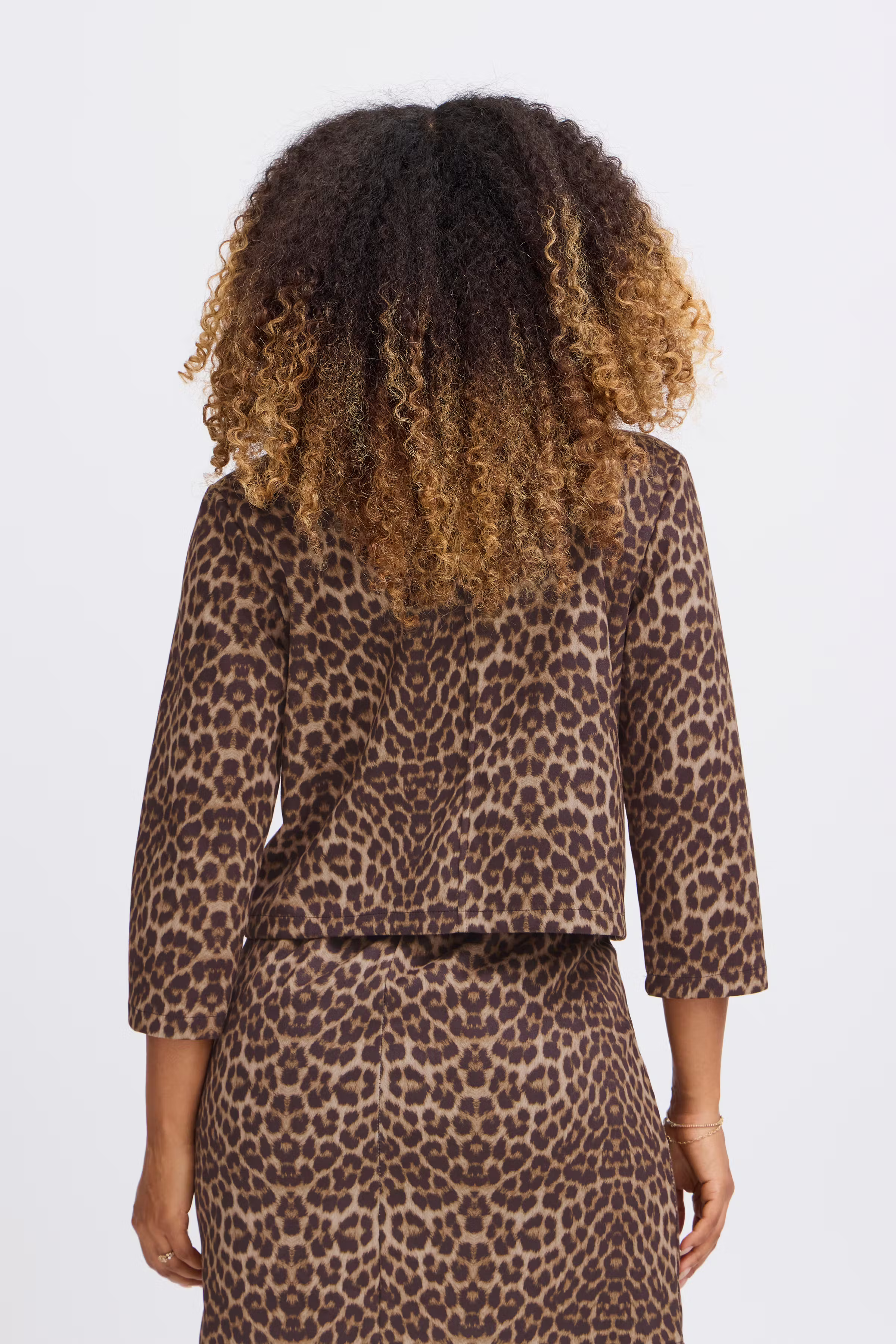 SBBEDA Causal jas LOOKBOOK BACK 22100803-203533