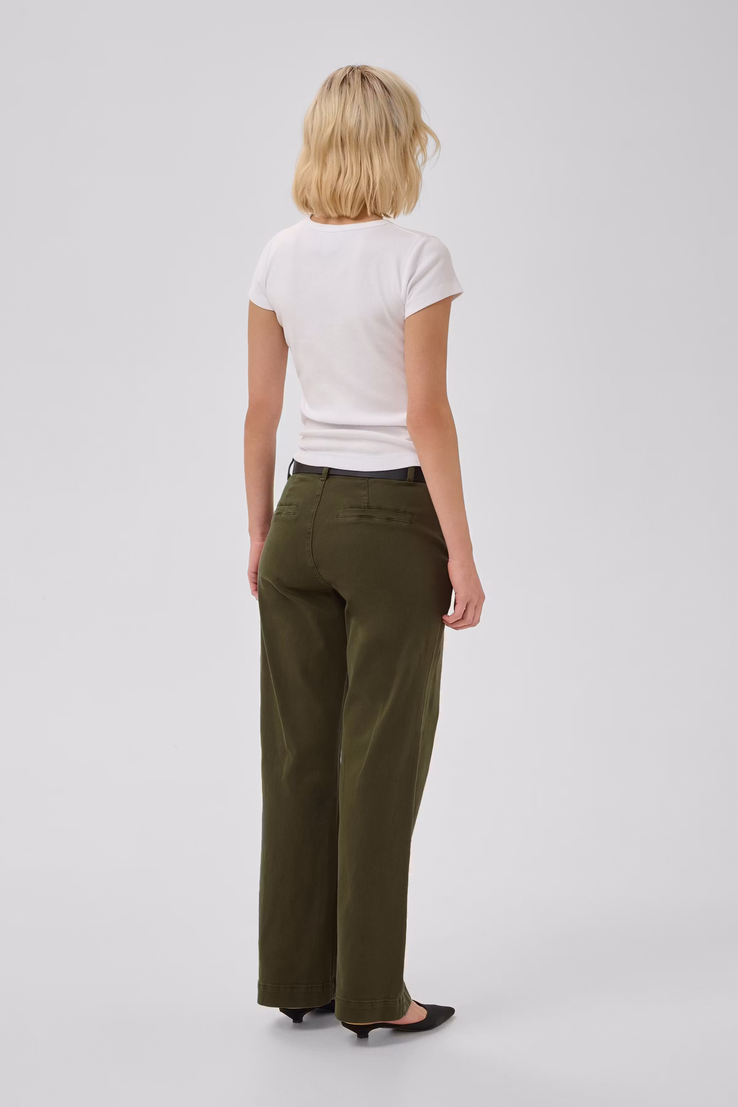 LaraMW Trousers LOOKBOOK BACK 10705225-190515