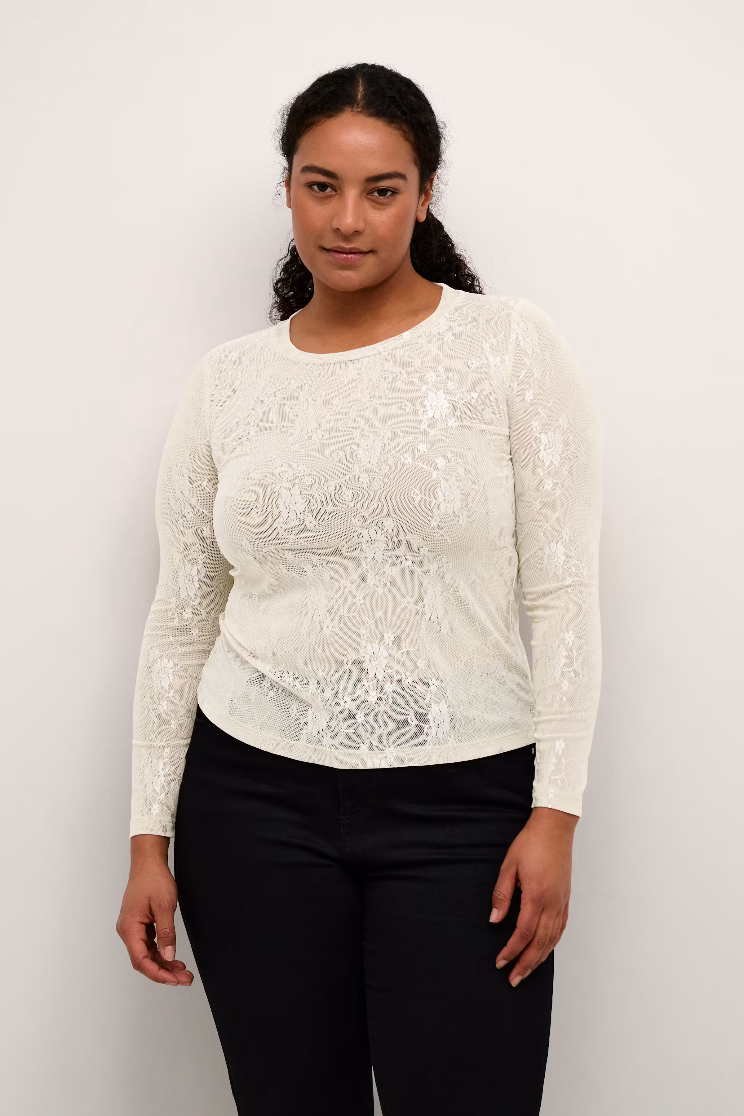 KCnikoline Lace T-shirt LOOKBOOK FRONT 10581808-125202