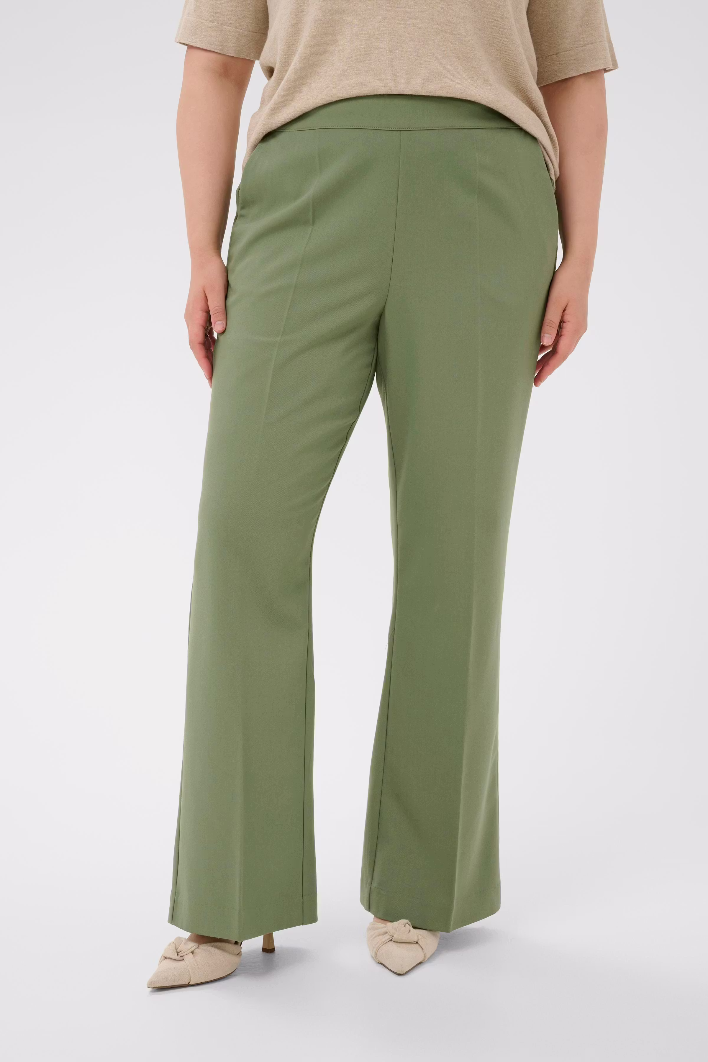 KCsakira Flared Broek LOOKBOOK FRONT 10582588-176212