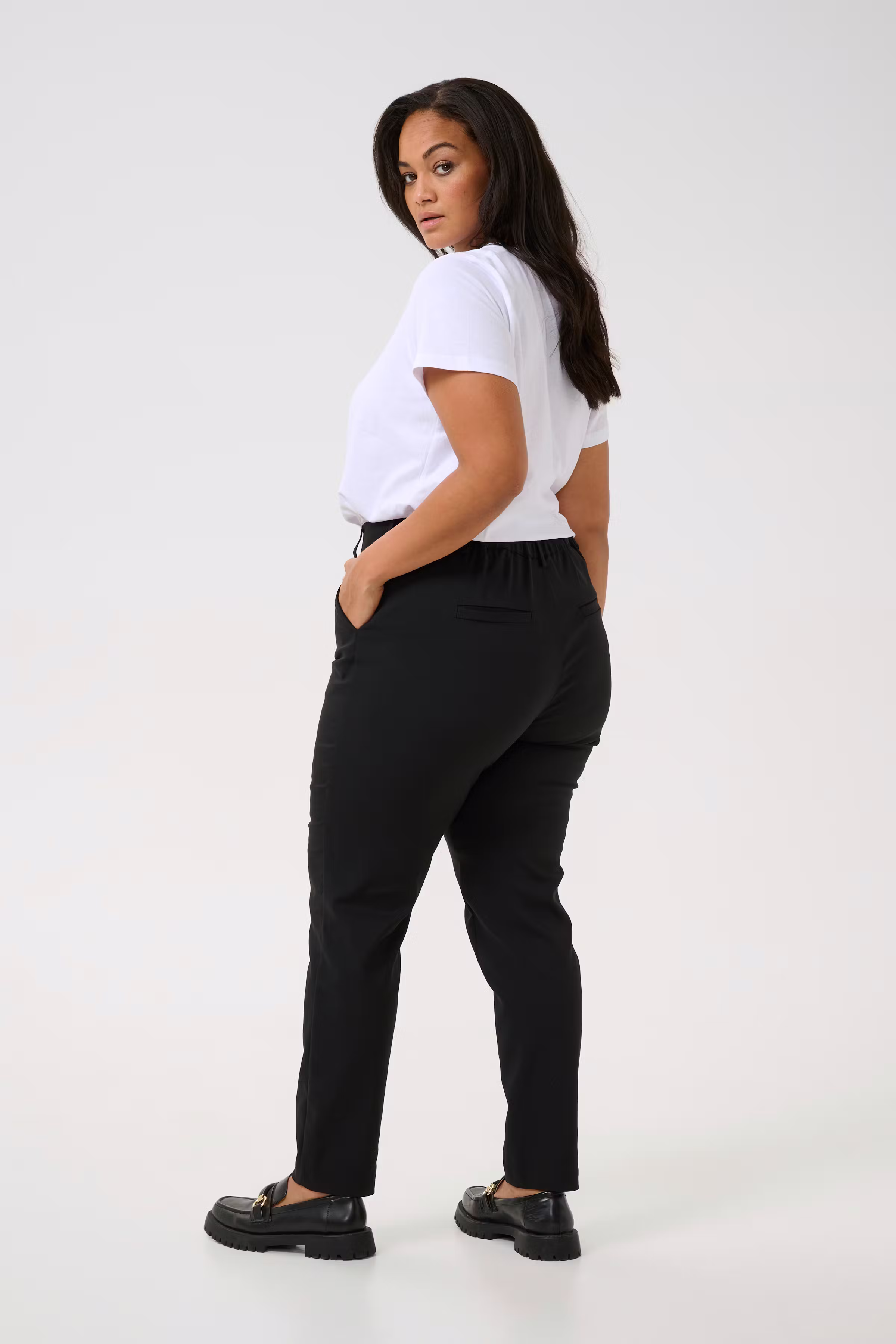 KClora Trousers LOOKBOOK BACK 10582651-100121