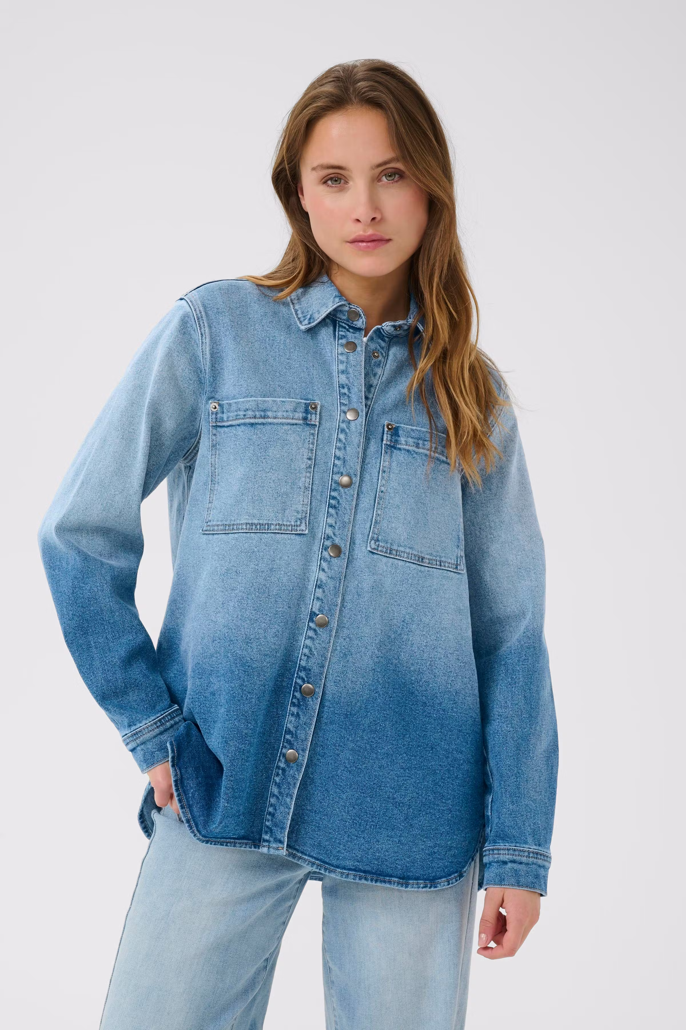 KAmiala Shirt LOOKBOOK FRONT 10510223-107432