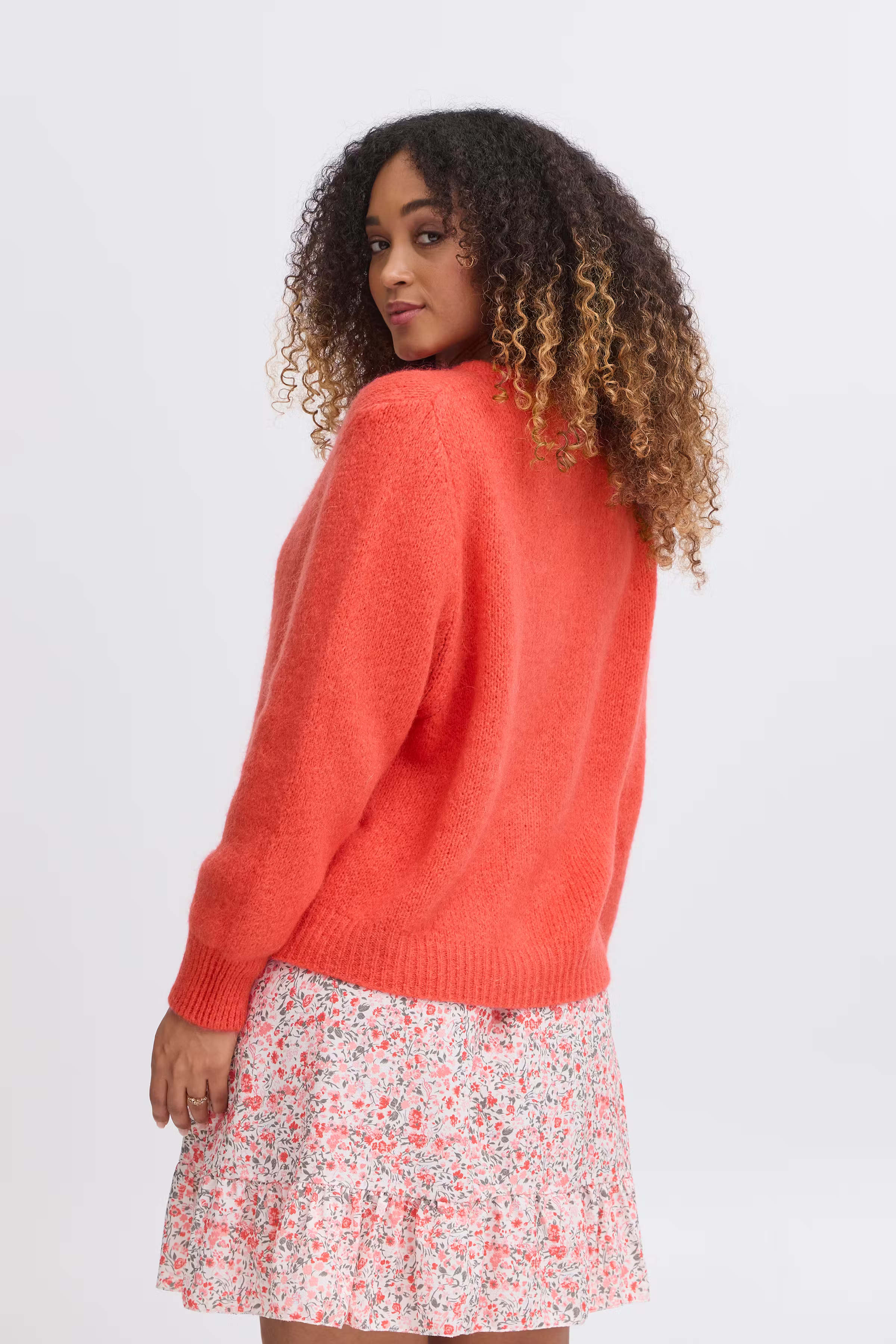 SBGULVIG Cardigan LOOKBOOK BACK 22100655-181762