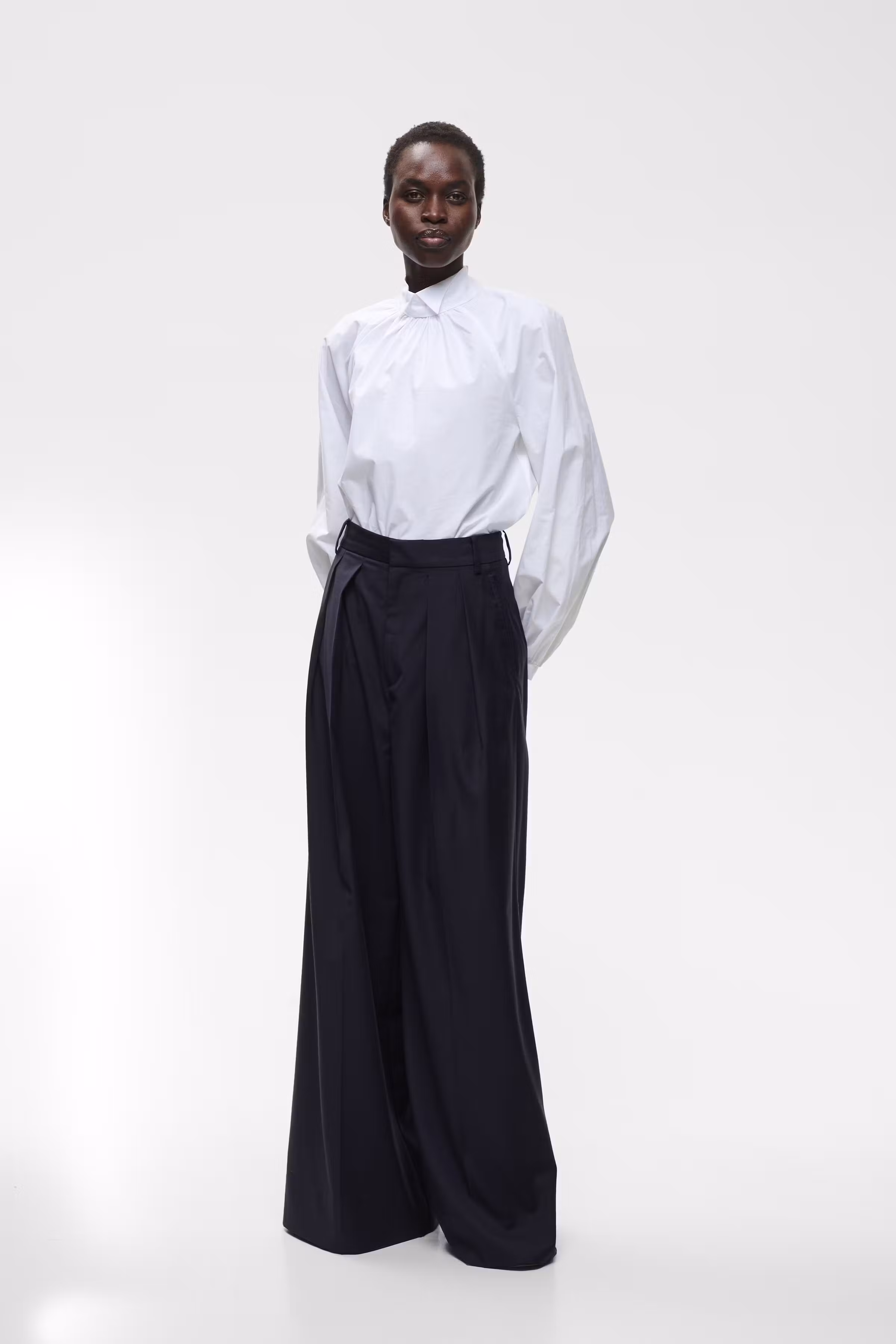 LovenIW Hose LOOKBOOK FRONT 30111402-300005