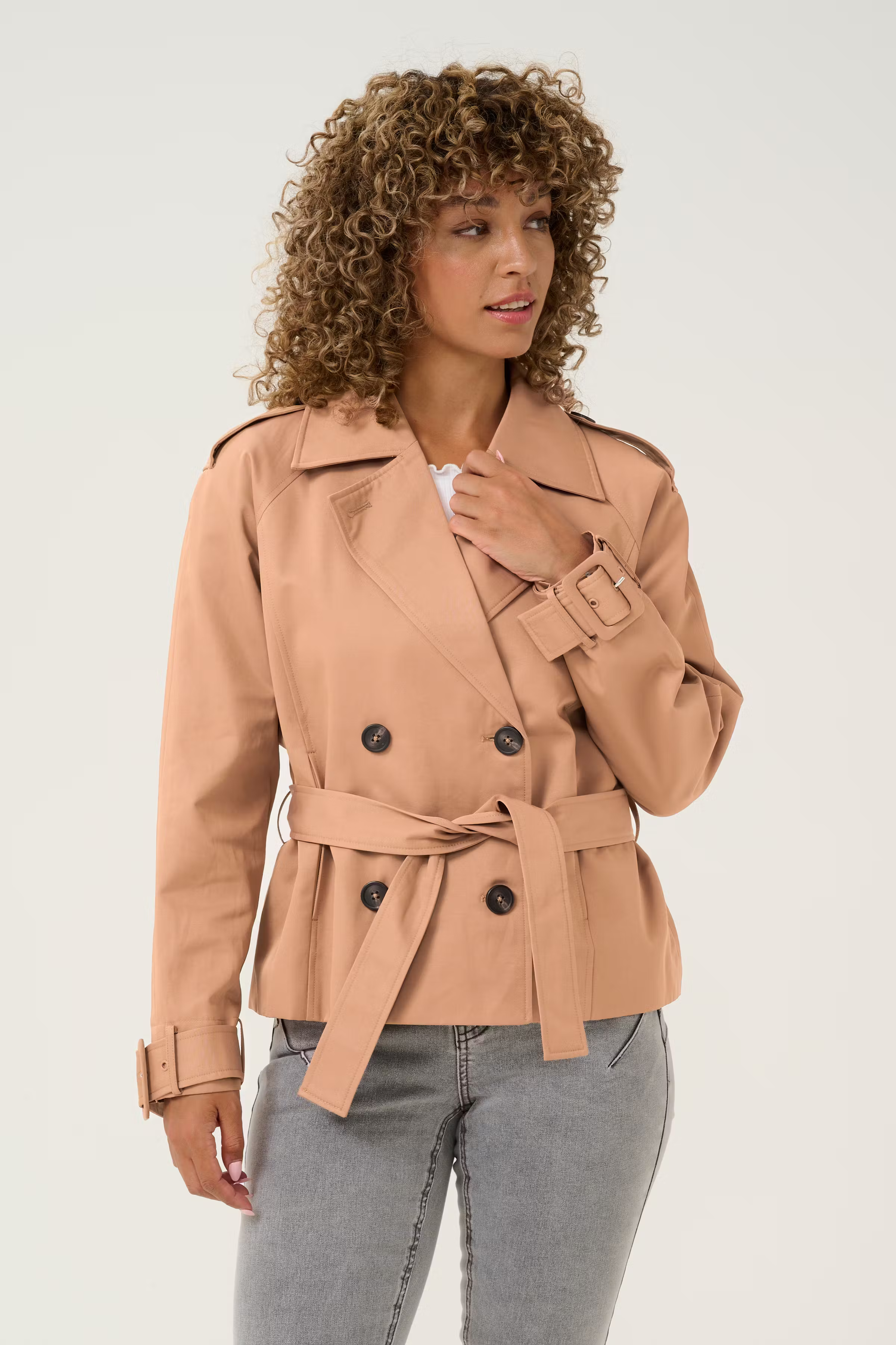 CRRea Kurzer Trenchcoat LOOKBOOK FRONT 10613209-171324