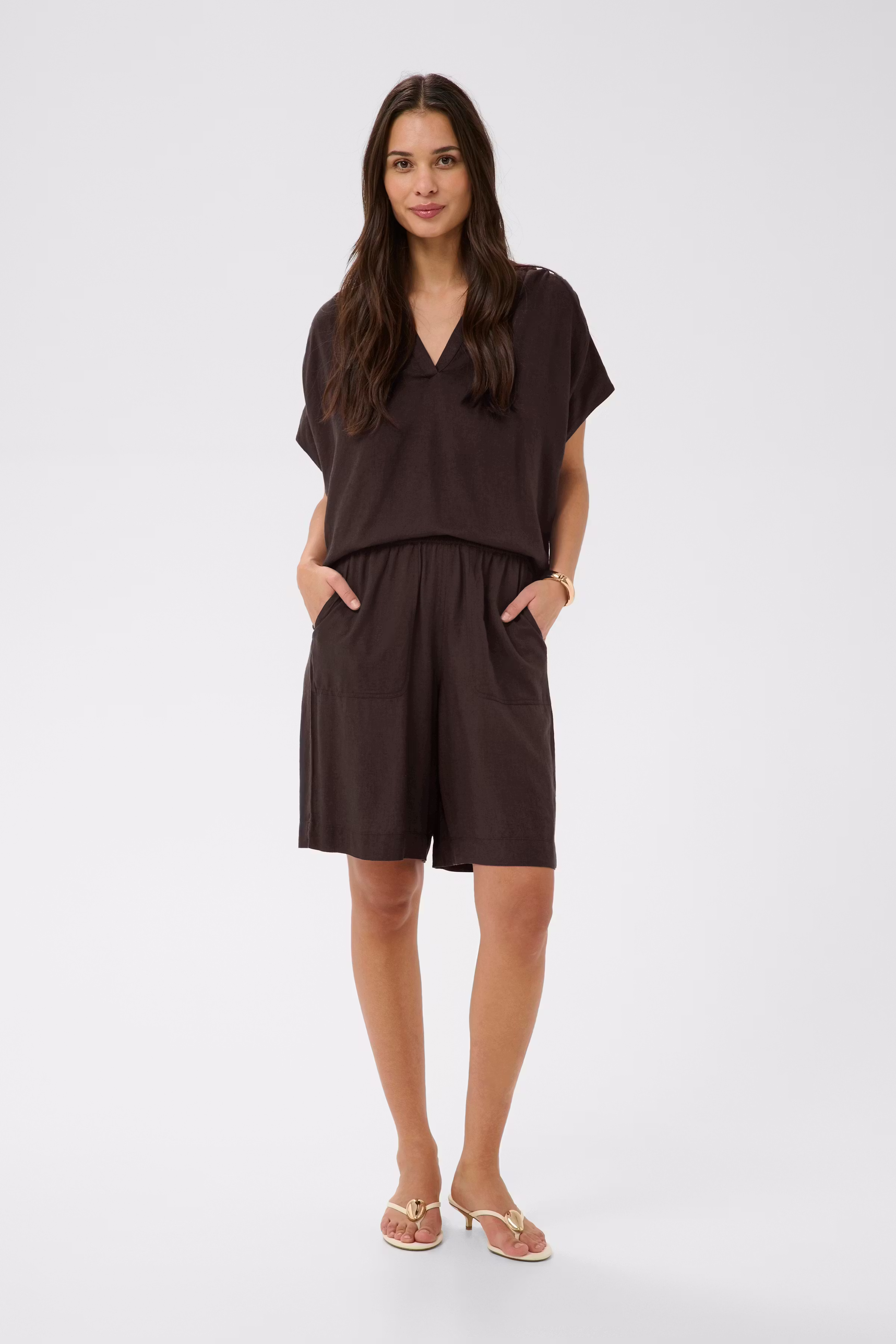 KAmilia Linnen Shorts LOOKBOOK FRONT 10509668-191111