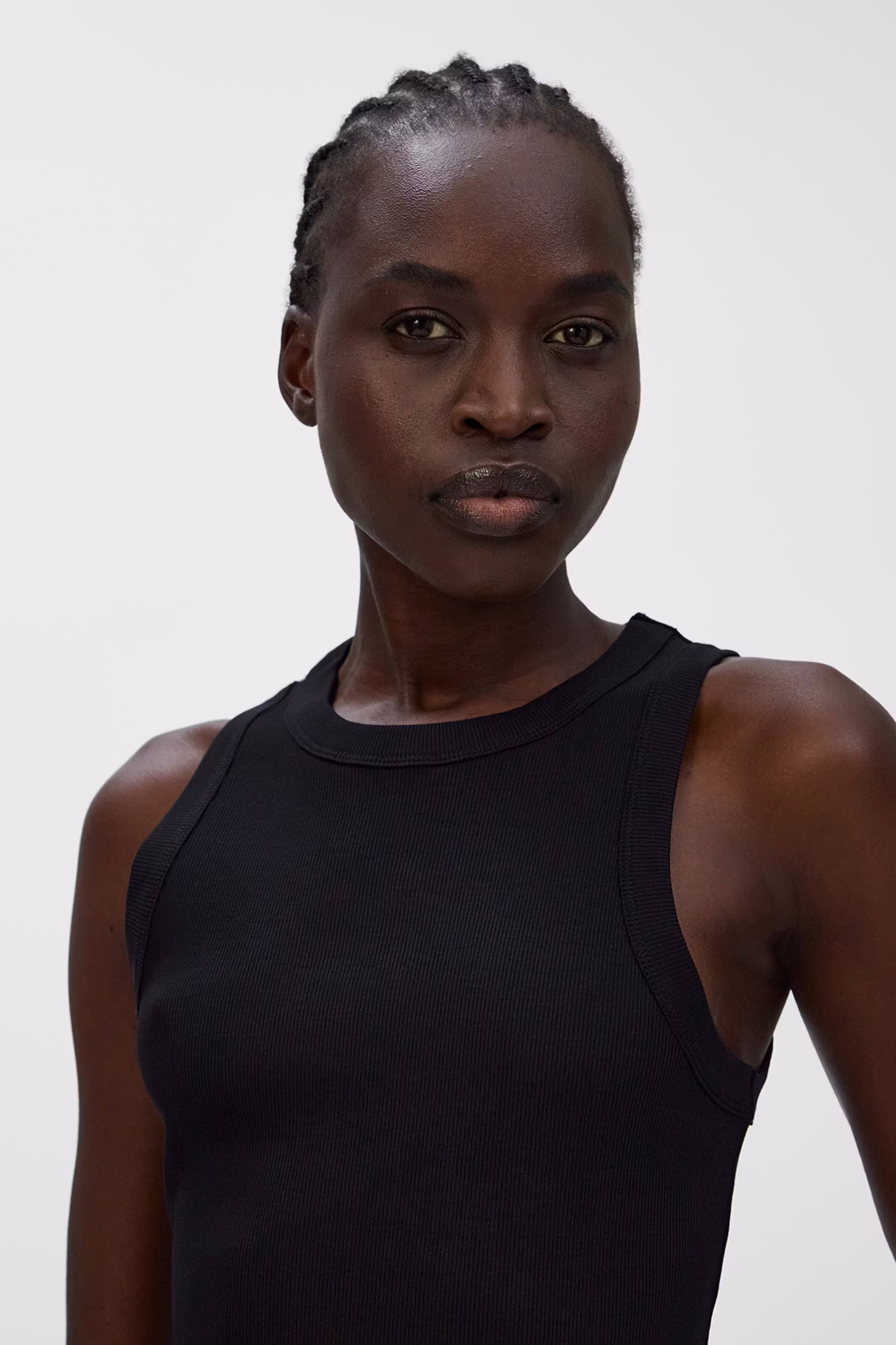 KLARA Top LOOKBOOK FRONT 30600447-BK999