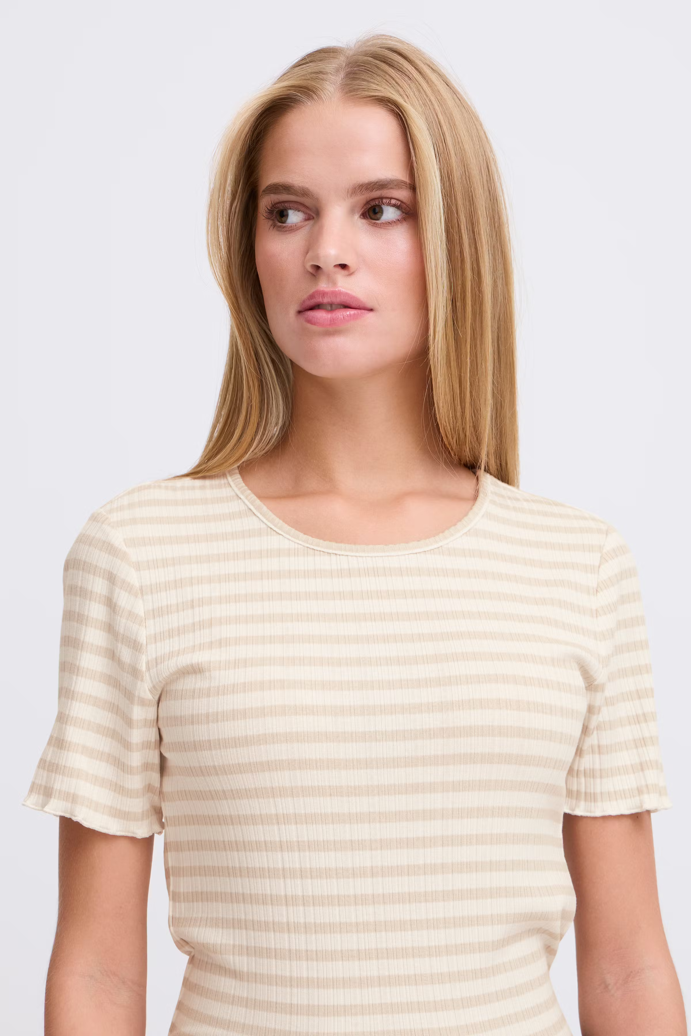 IHCELLA T-shirt LOOKBOOK DETAIL 20122818-204496