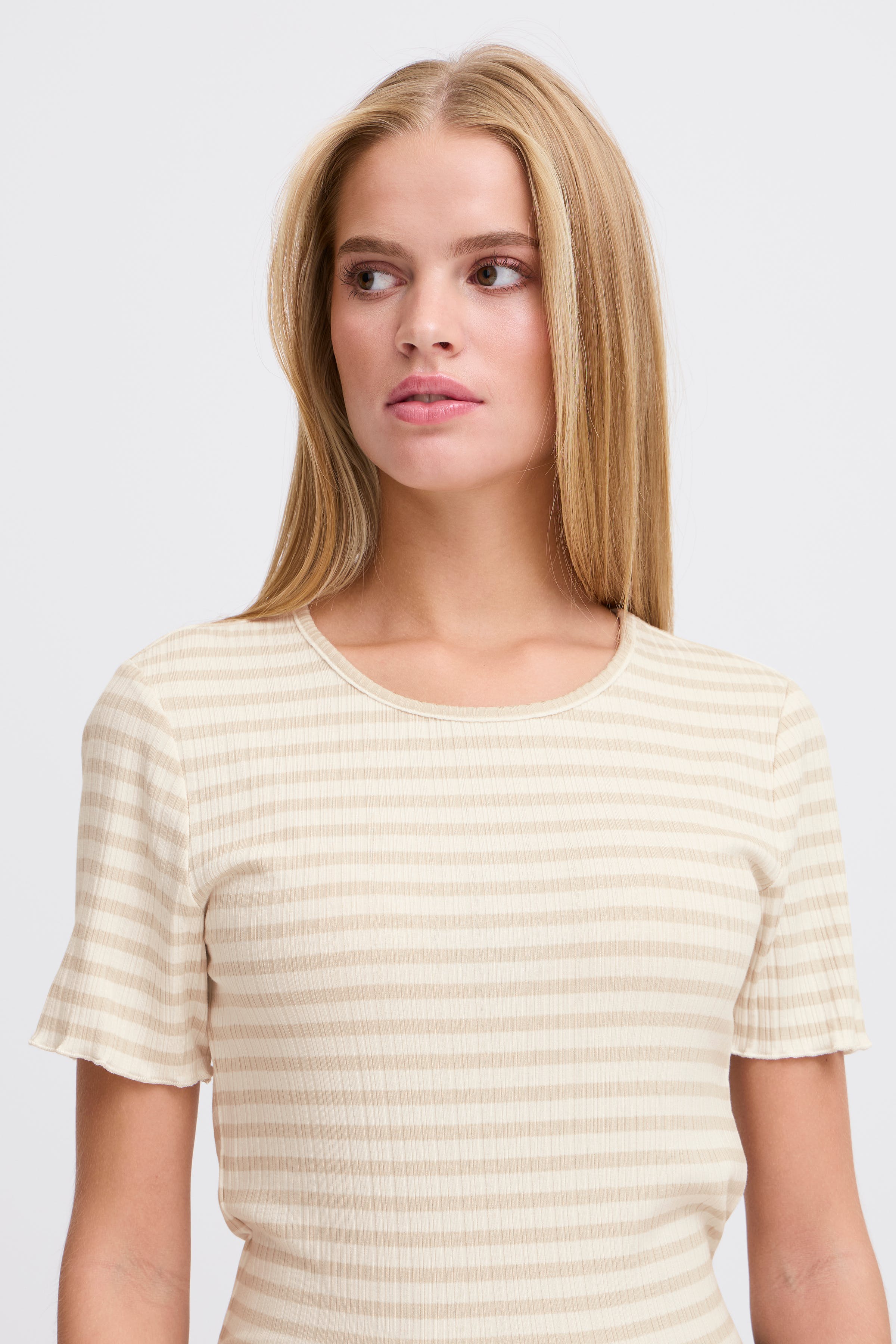 IHCELLA T-shirt LOOKBOOK DETAIL 20122818-204496