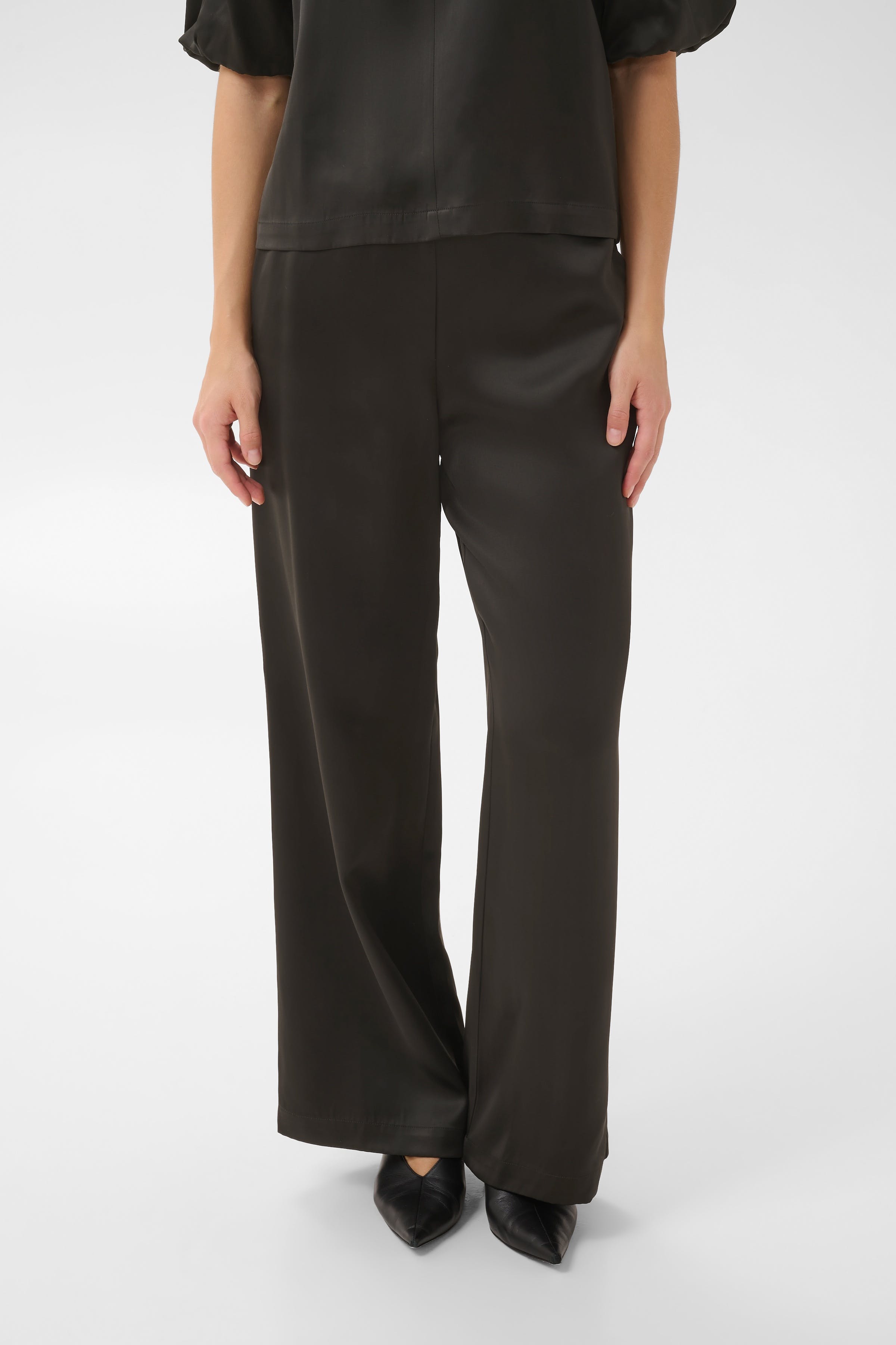 DalillaPW Byxor LOOKBOOK FRONT 30310929-194008