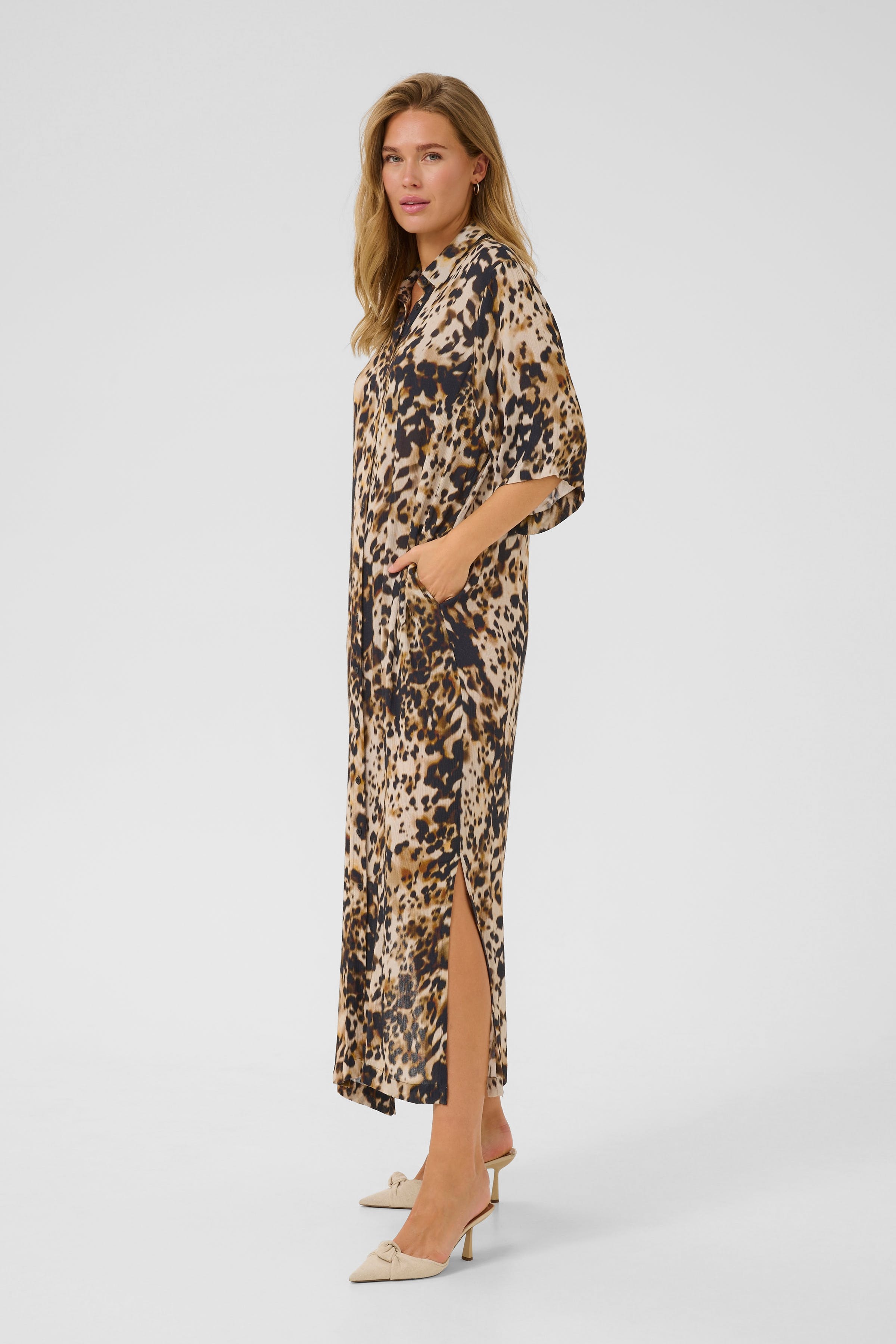 KAthora Dress LOOKBOOK FRONT 10510040-107550