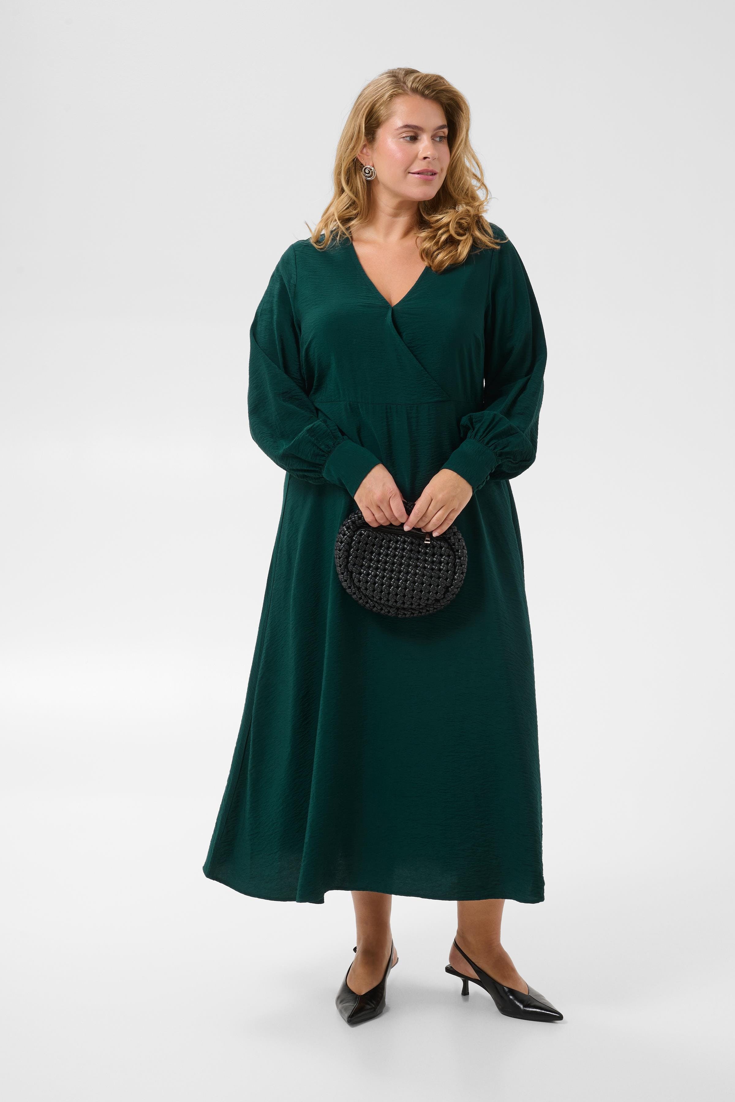 KCneela Kleid LOOKBOOK FRONT 10584978-195320