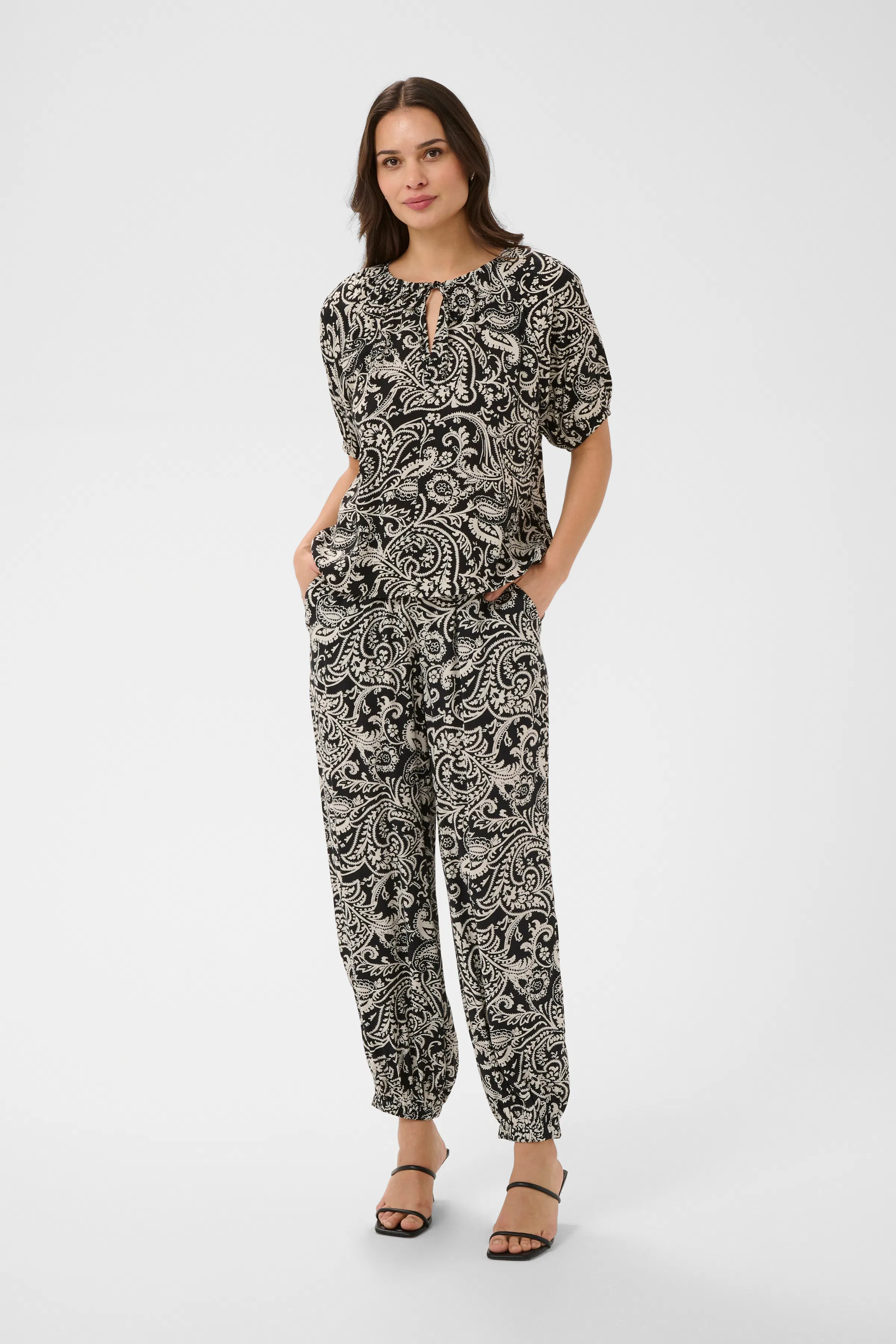 KAbella Bluse LOOKBOOK FRONT 10511522-109282