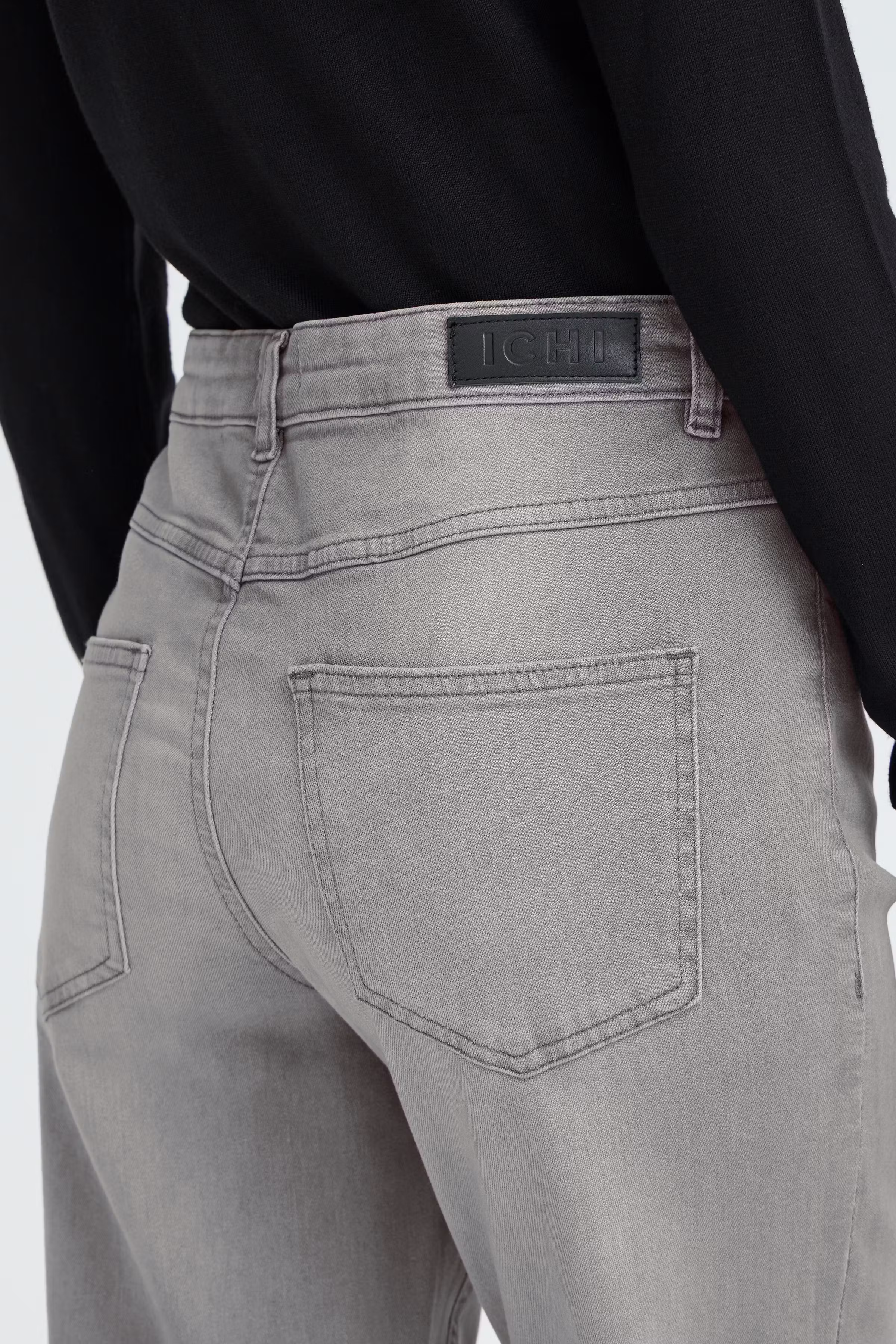 IHTWIGGY RAVEN Jeans LOOKBOOK DETAIL 20110967-200344