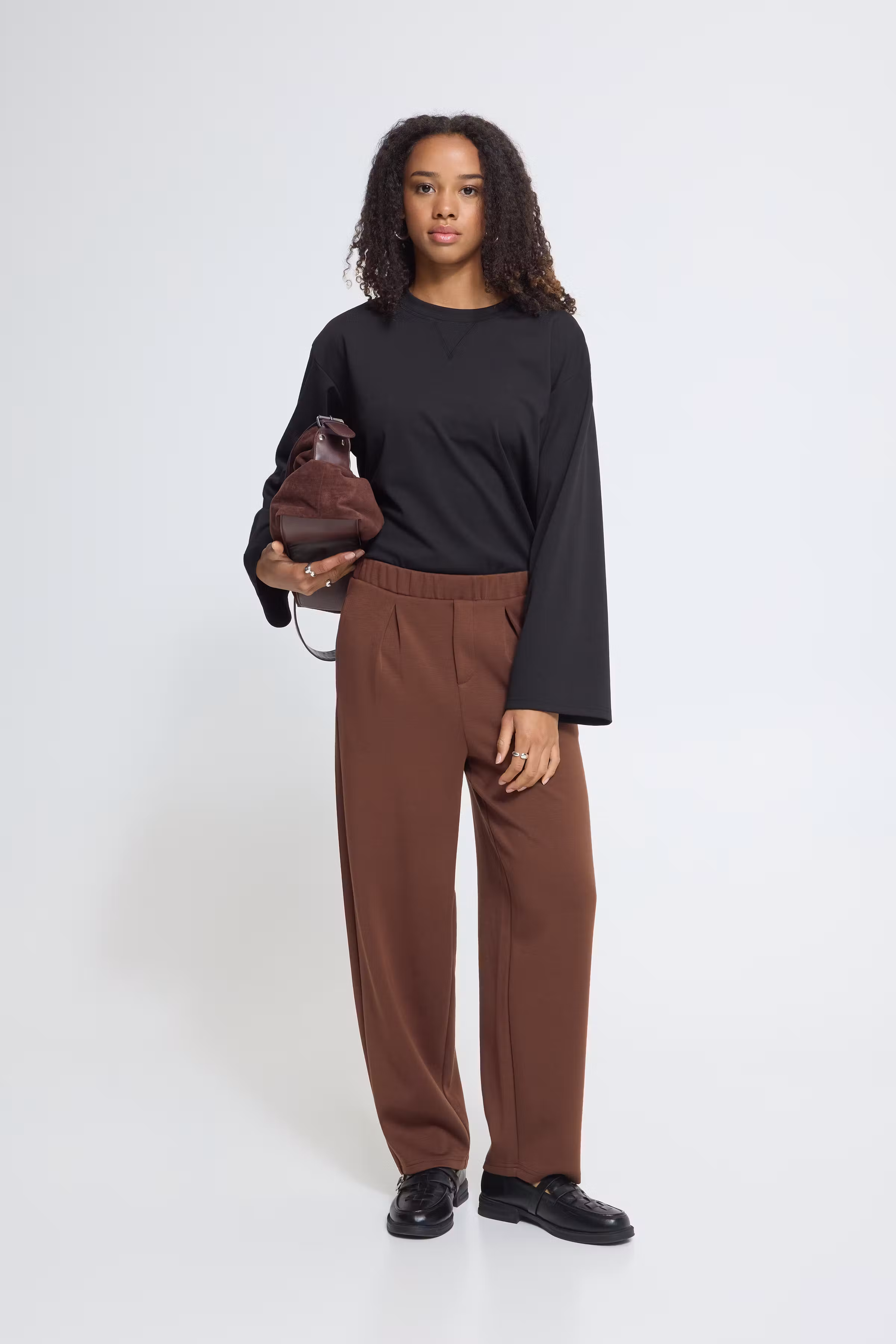 IHNAIDA Hose LOOKBOOK FRONT 20126134-191419