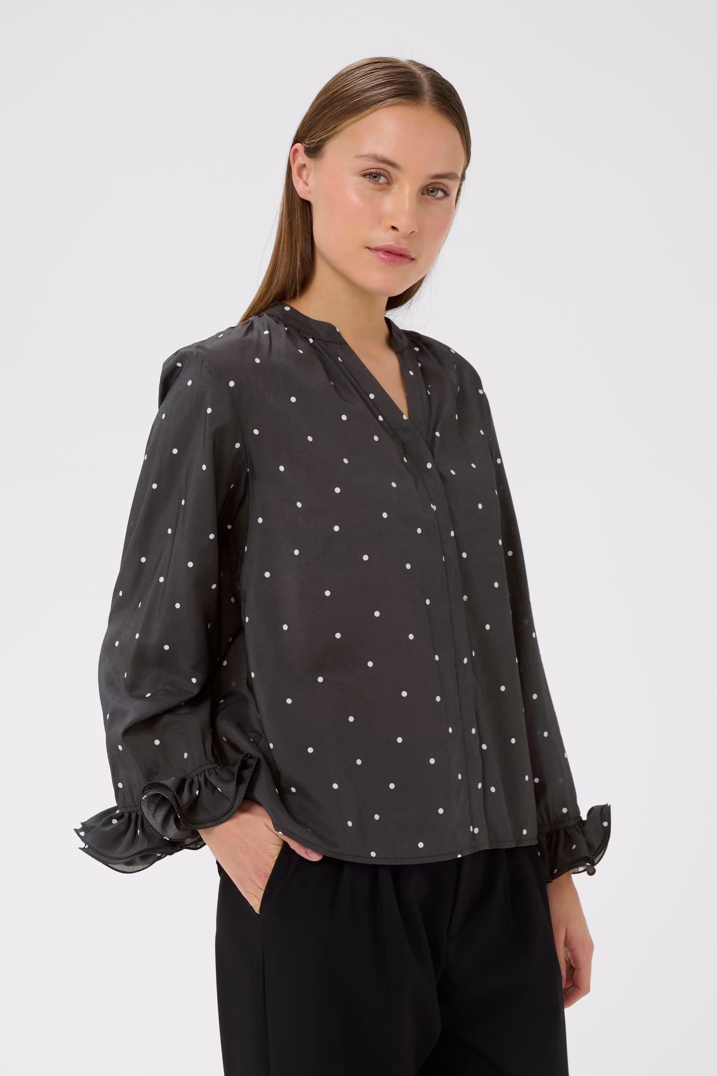 KBCaroline Bluse LOOKBOOK FRONT 10105719-108862