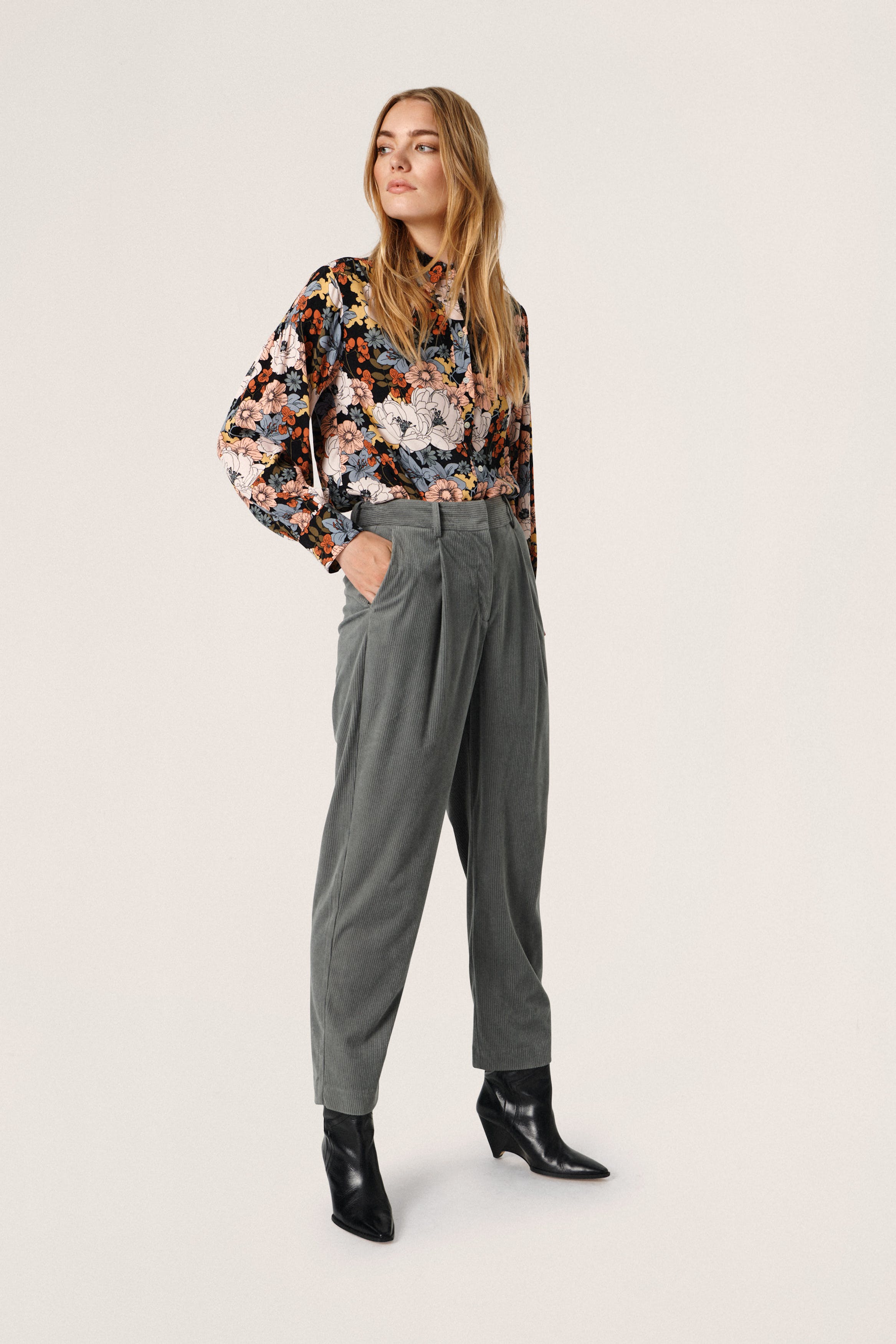 SLForrest Byxor LOOKBOOK FRONT 30406309-185105